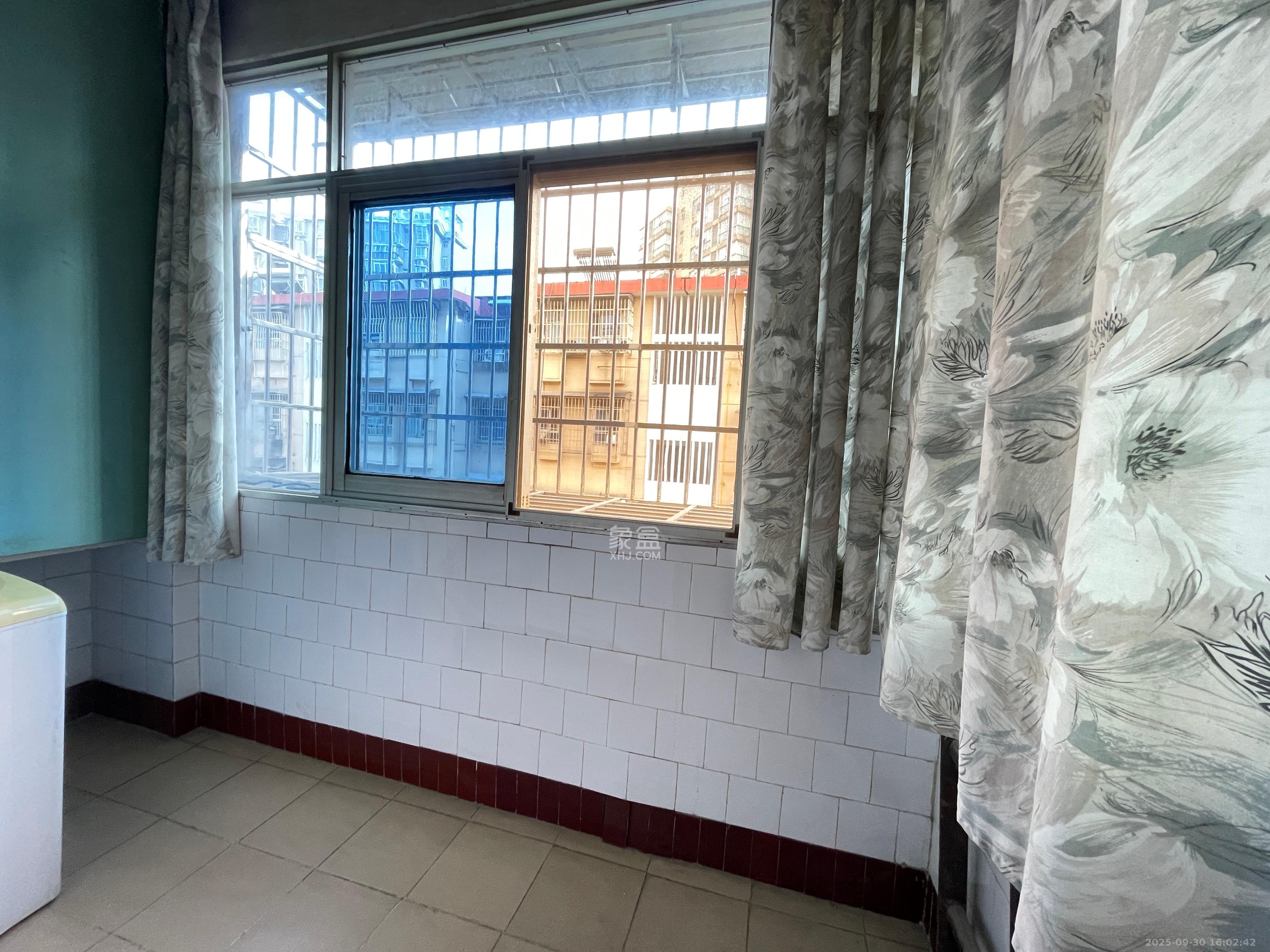 二机小区 2室1厅1卫 1200.0元/月 二机小区 2室1厅1卫 1200.0元/月室内图