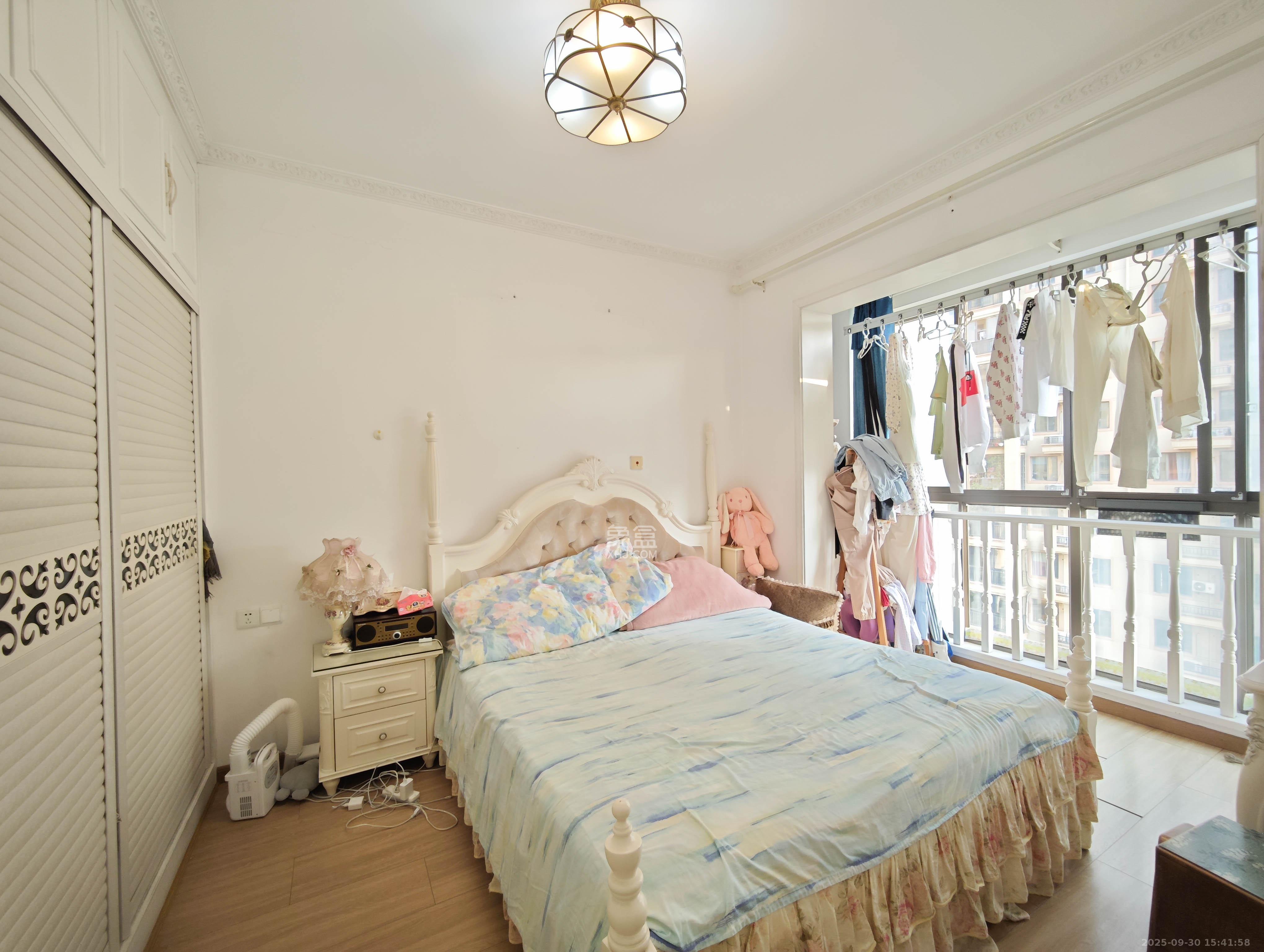 宏聚地中海  2室2厅1卫    66.0万卧室