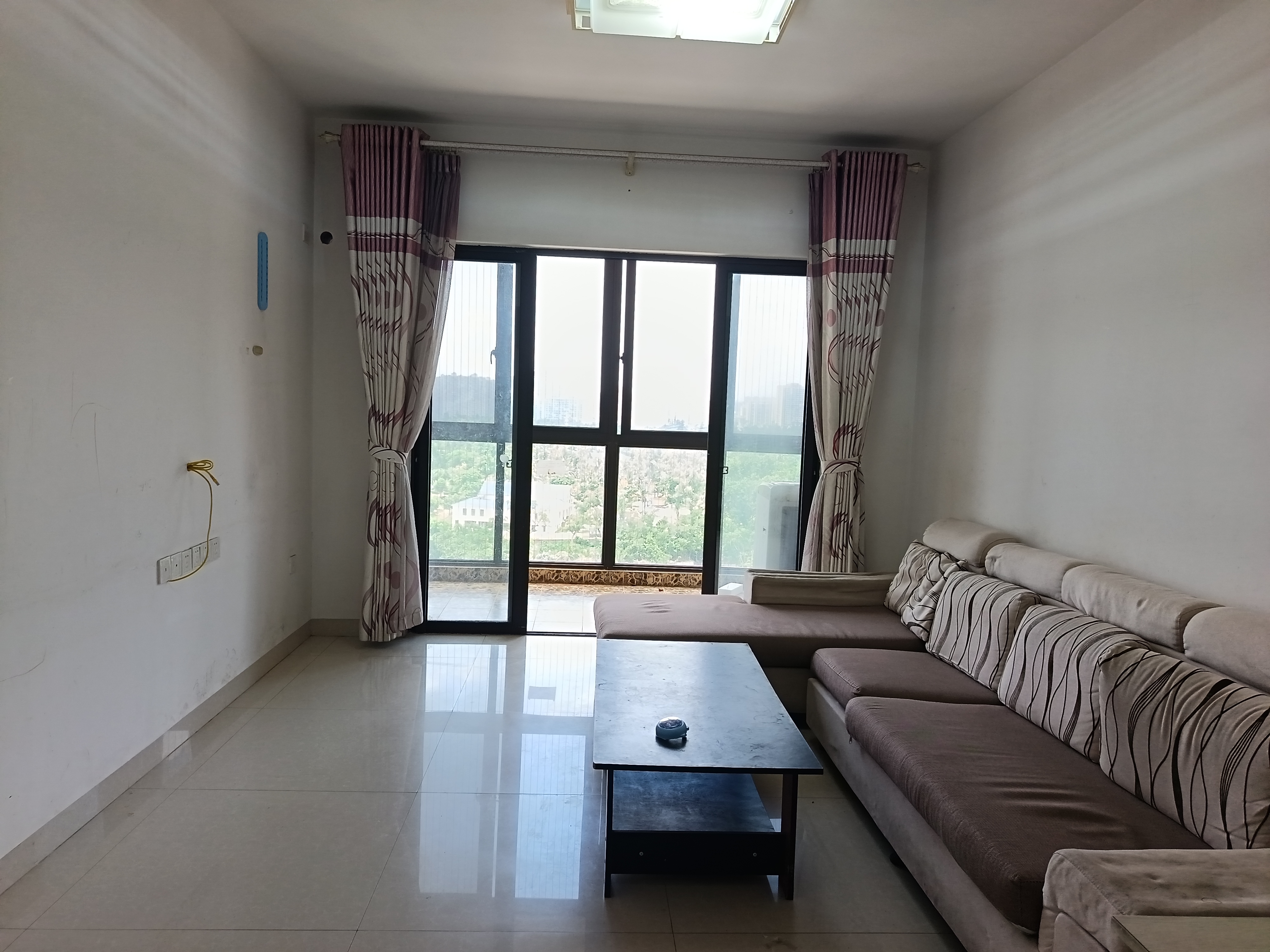 沁园岭秀（别名：海角花园）  2室2厅1卫    2300.0元/月室内图