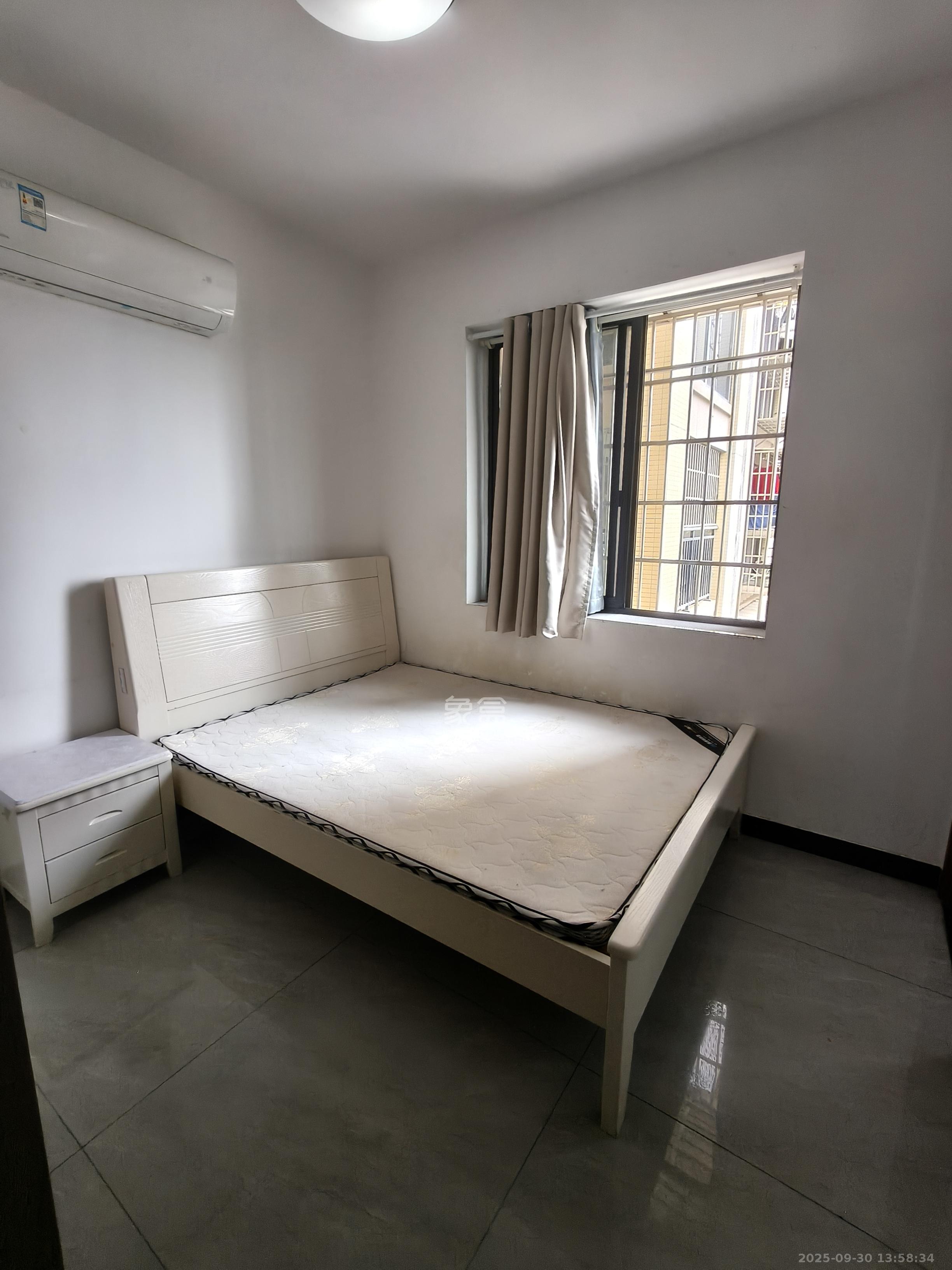 星城新宇川河苑 1室1厅1卫 1350.0元/月 星城新宇川河苑 1室1厅1卫 1350.0元/月室内图