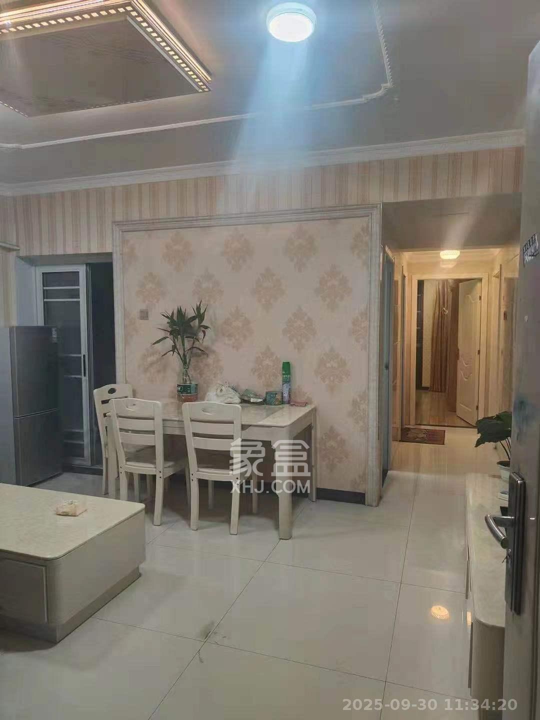 东方银座(东方摩卡) 2室2厅1卫 2100.0元/月 东方银座(东方摩卡) 2室2厅1卫 2100.0元/月室内图