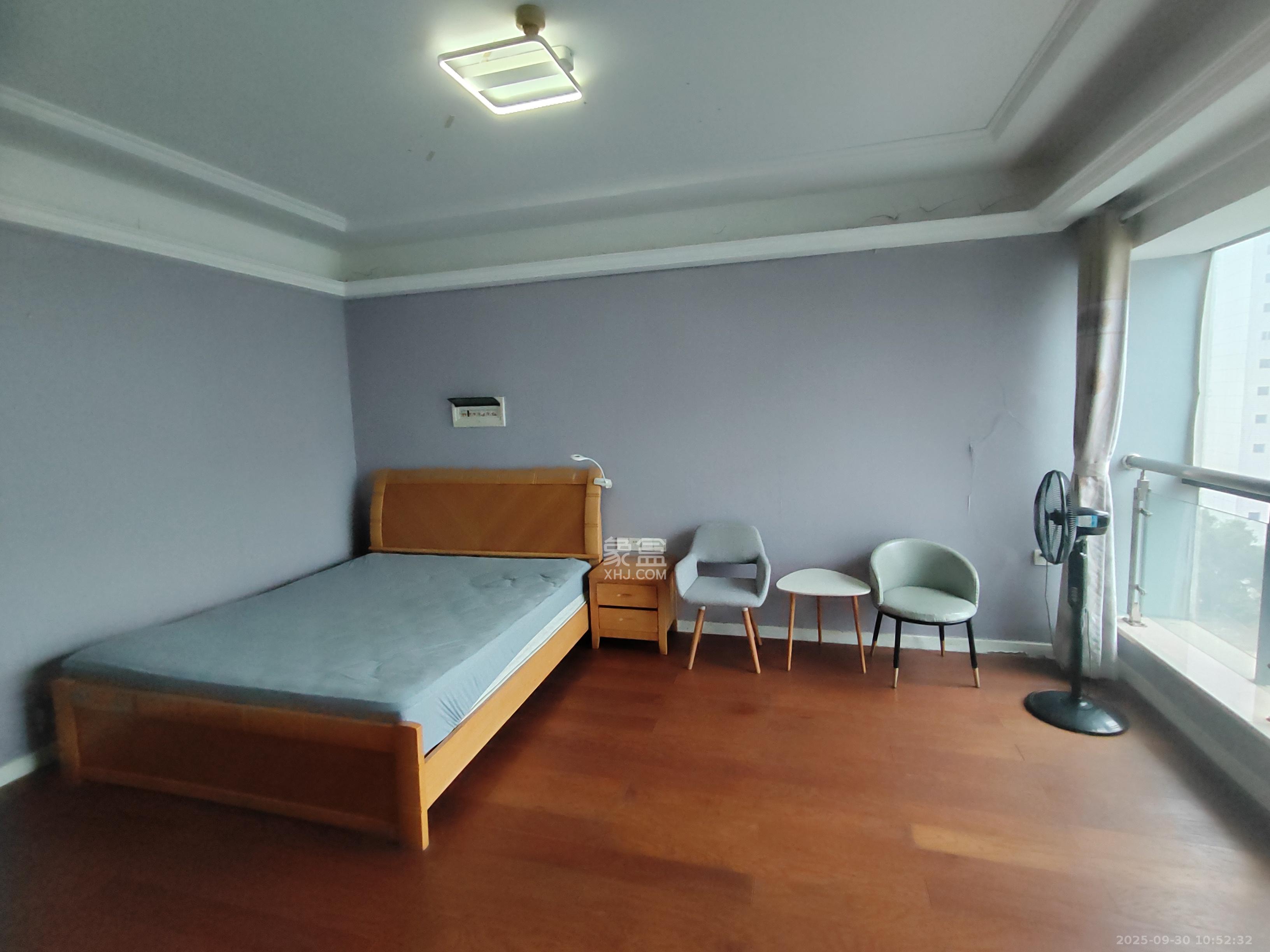 壹号公馆  1室1厅1卫    2200.0元/月室内图