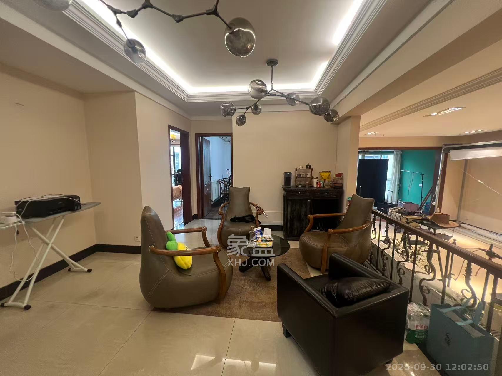 王府花园  4室2厅2卫    4300.0元/月室内图