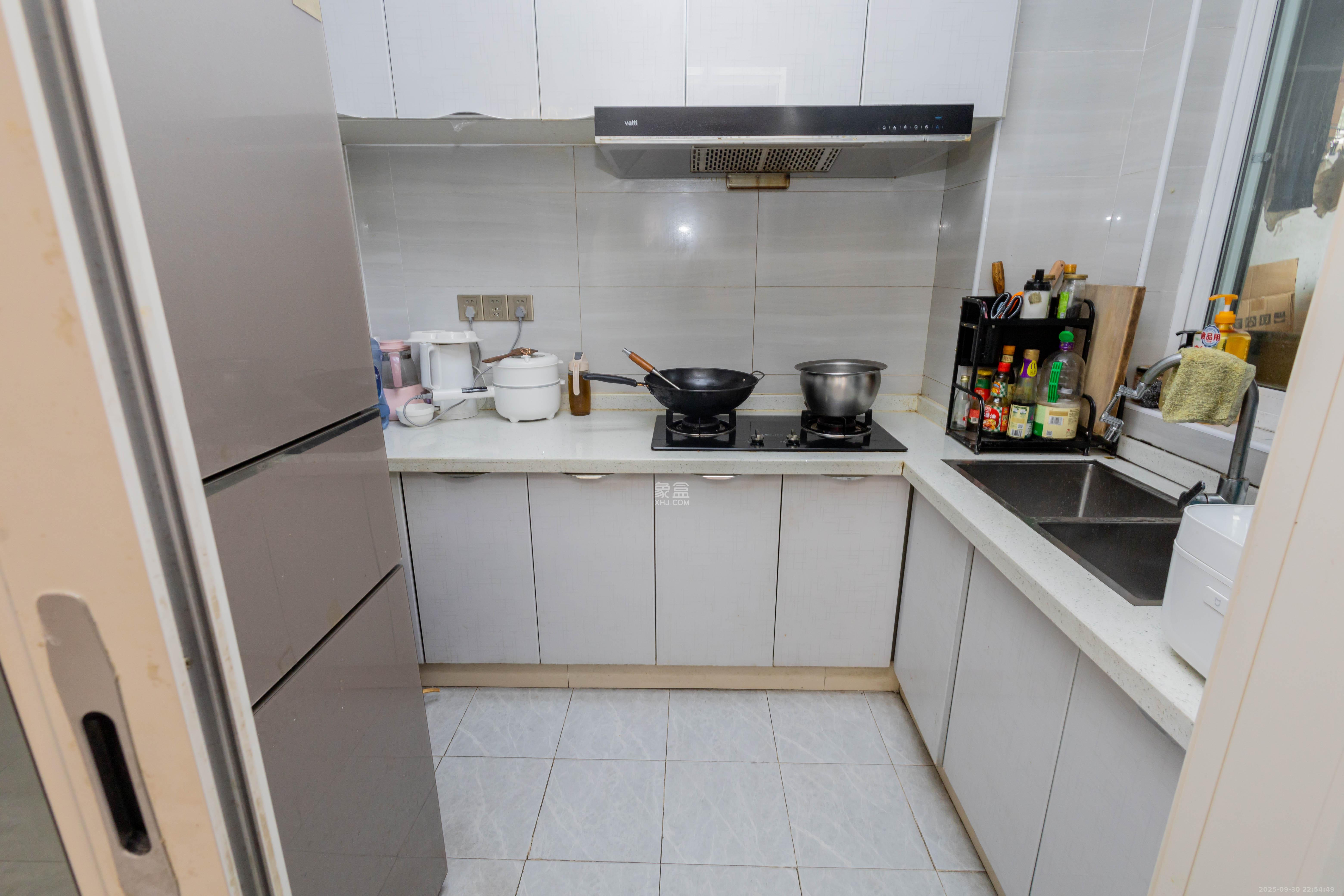 明天一城  2室2厅1卫    45.5万 明天一城  2室2厅1卫    45.5万厨房