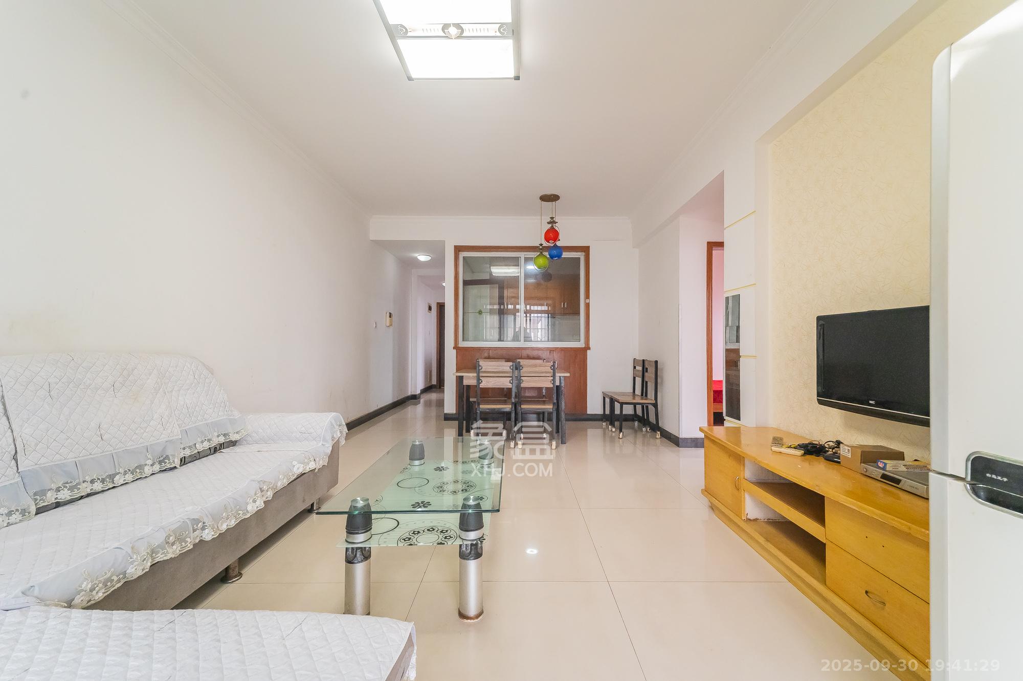 筑梦佳园  3室2厅1卫    55.0万客厅