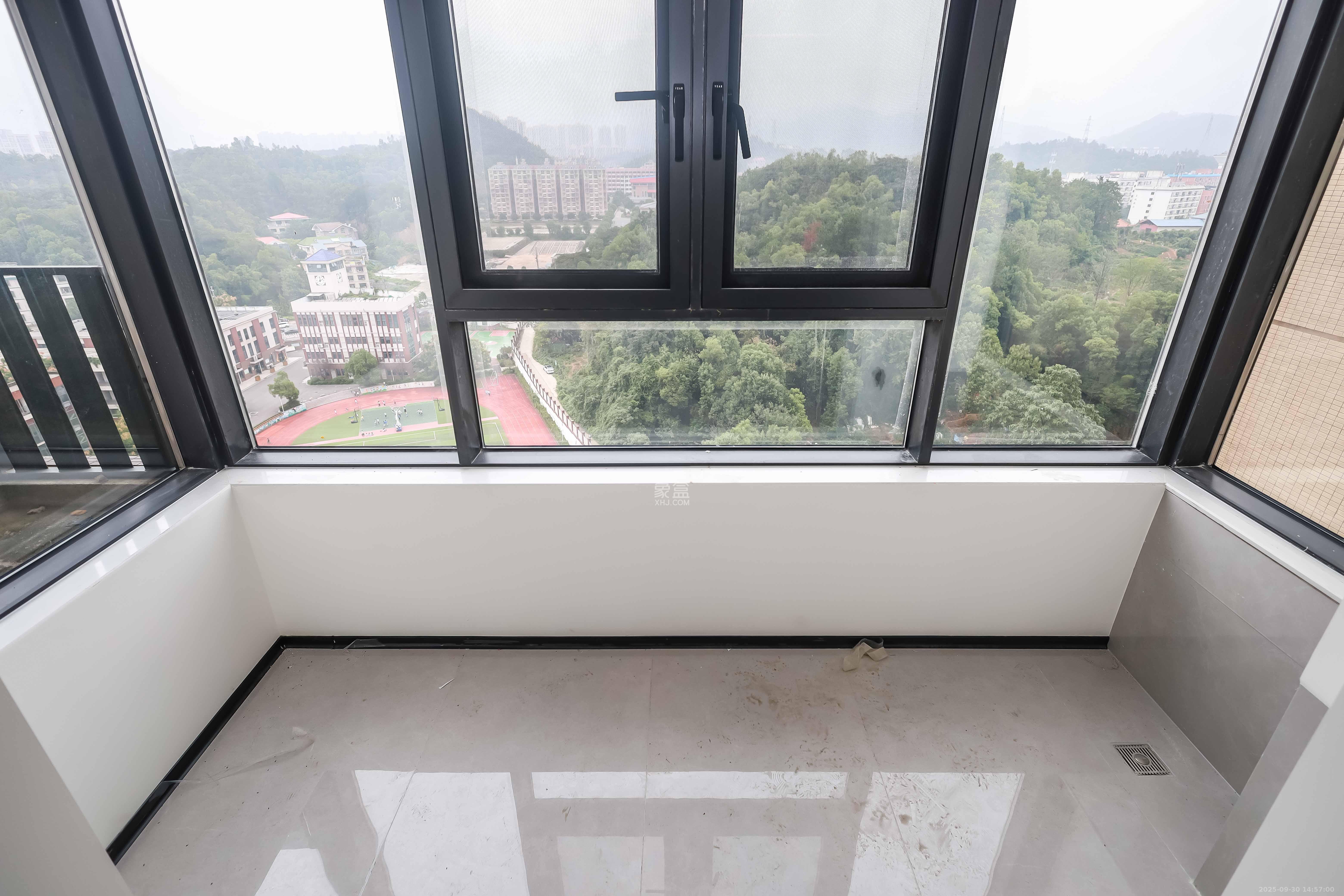 长房云时代  3室2厅2卫    108.0万阳台