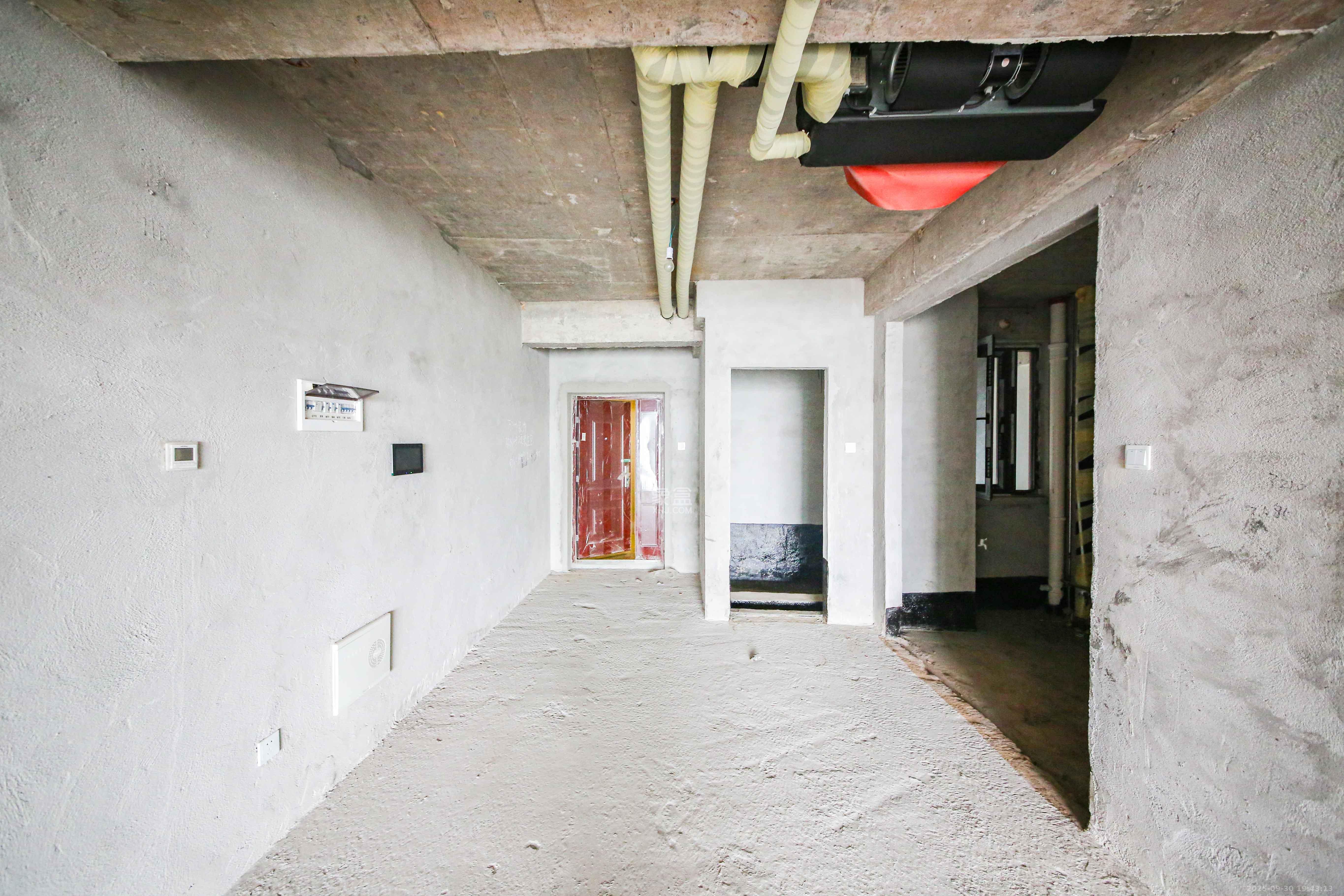 天一康园(湖南电力科技园) 4室2厅2卫 270.0万 天一康园(湖南电力科技园) 4室2厅2卫 270.0万客厅