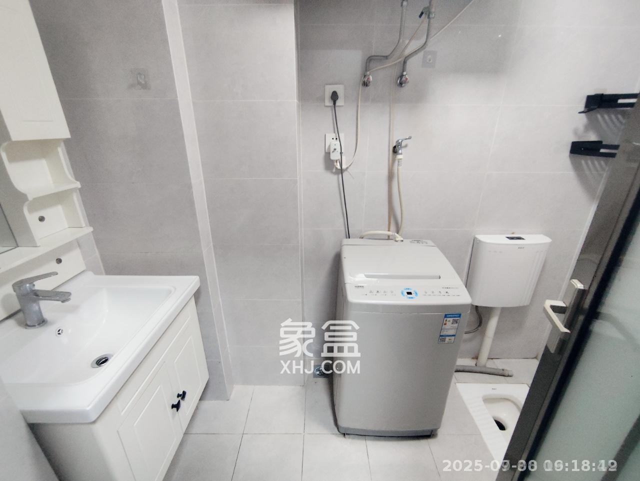 辉宏橄榄城  1室1厅1卫    1400.0元/月室内图