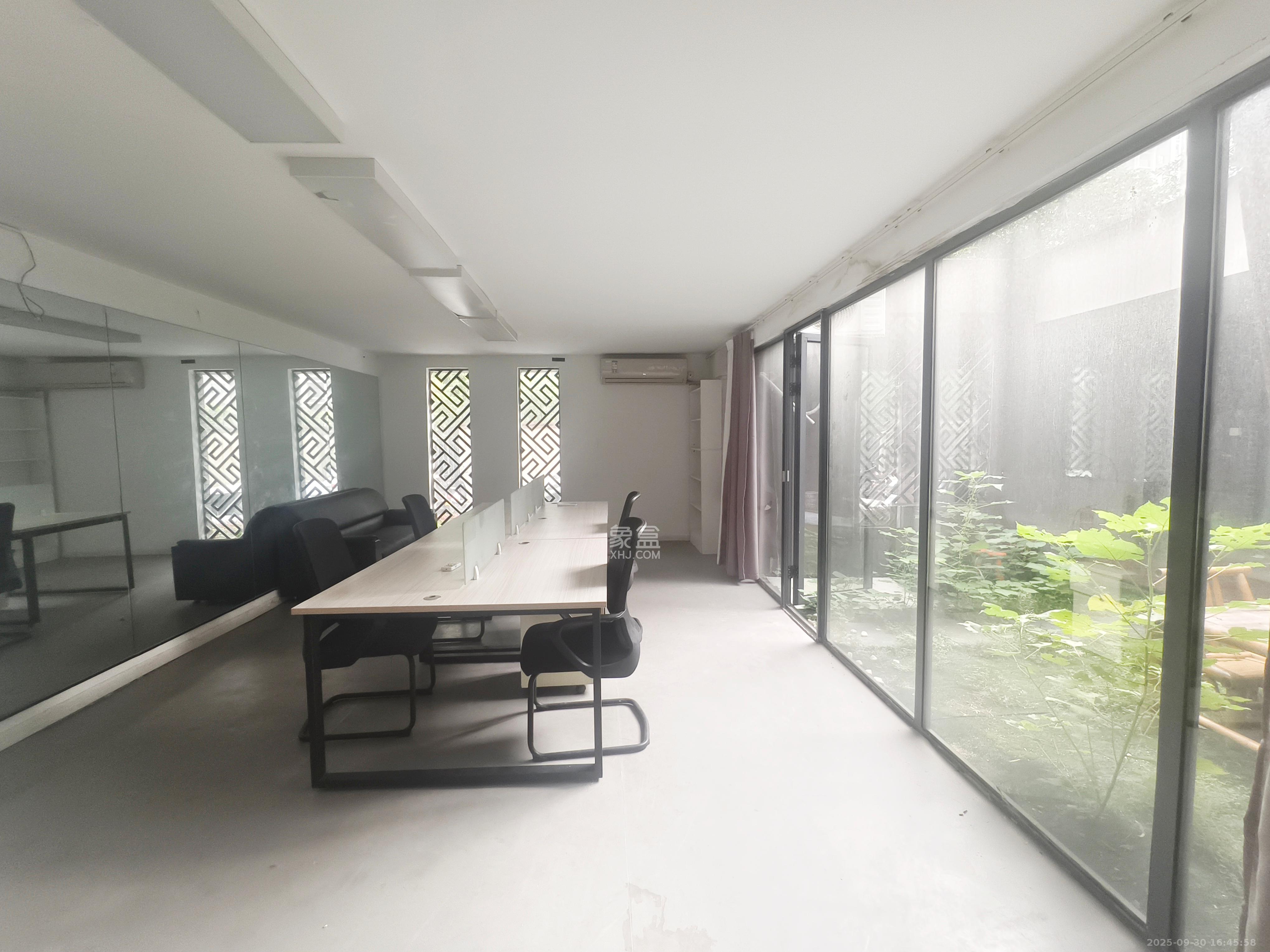 万科城 5室2厅2卫 7000.0元/月 万科城 5室2厅2卫 7000.0元/月室内图