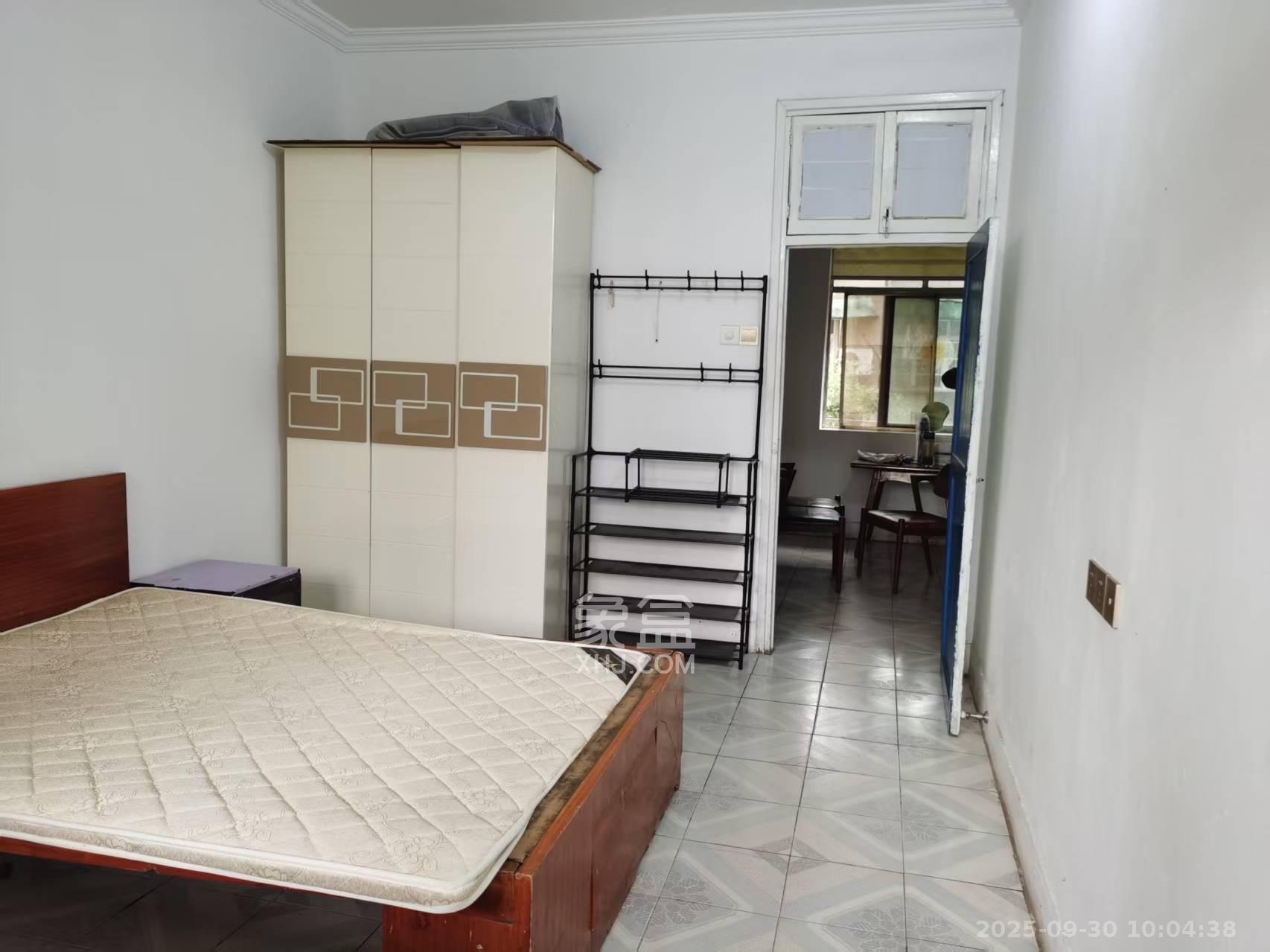 三印宿舍  3室2厅1卫    1400.0元/月室内图