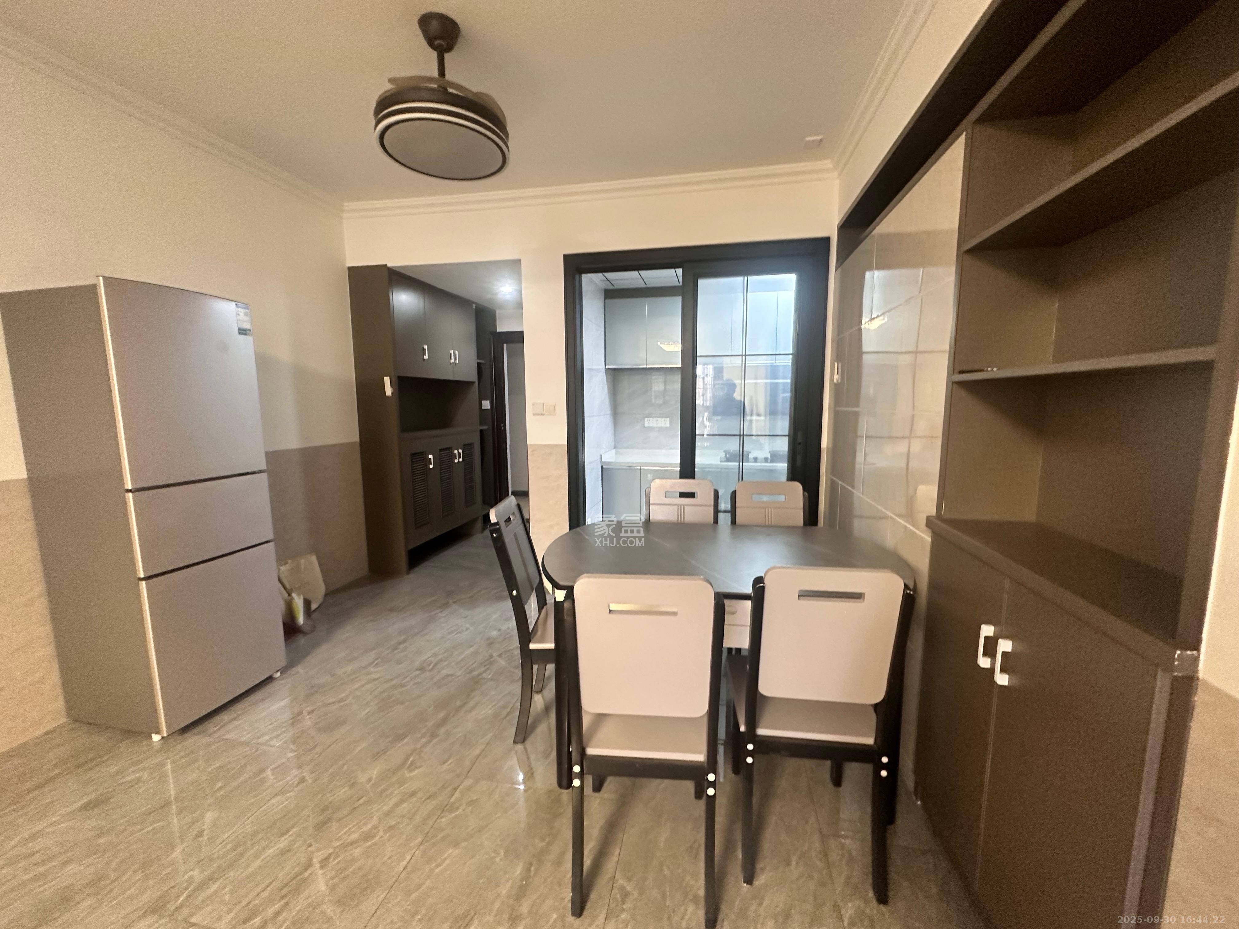 金南家园三期  1室0厅0卫    2300.0元/月室内图