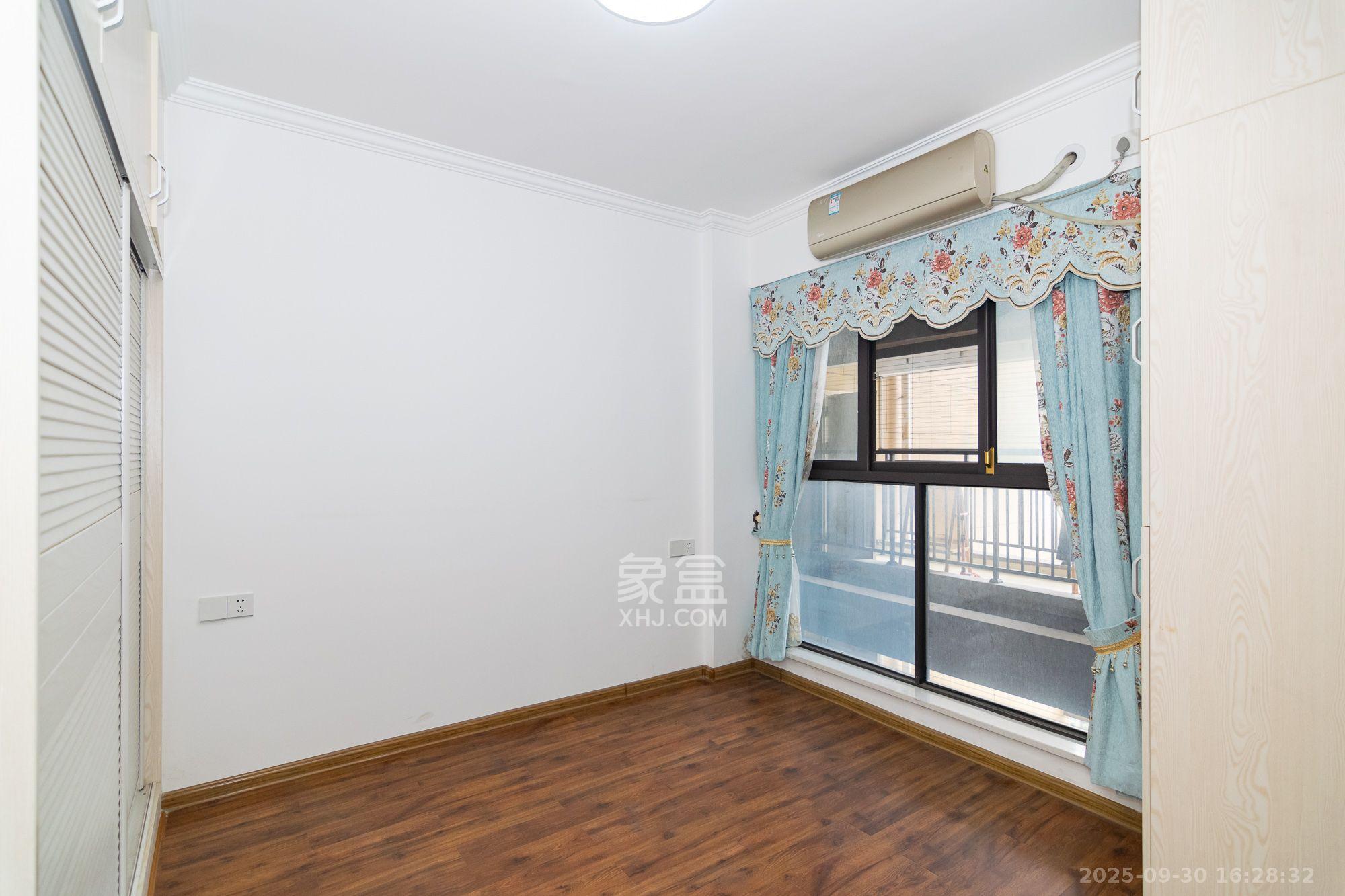 龙湖湘风原著(龙湖湘风星城) 3室2厅1卫 2000.0元/月 龙湖湘风原著(龙湖湘风星城) 3室2厅1卫 2000.0元/月室内图