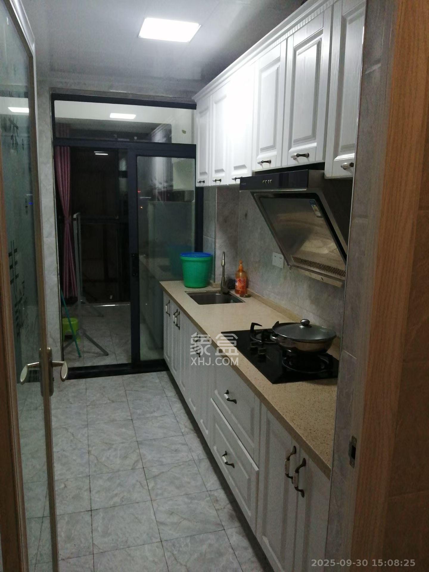 地华梅溪湖畔 1室1厅1卫 1800.0元/月 地华梅溪湖畔 1室1厅1卫 1800.0元/月室内图