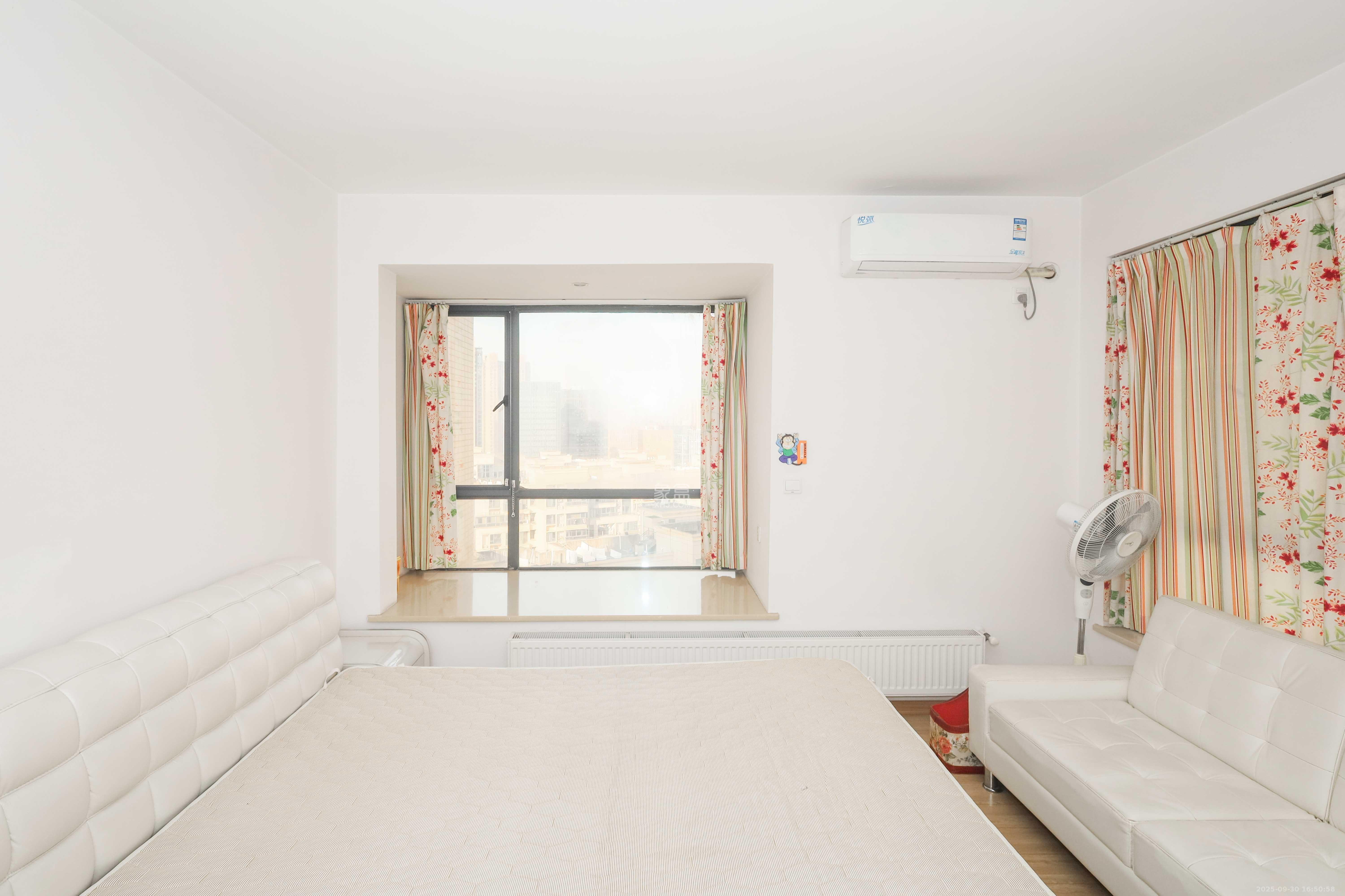 保利麓谷林语C区 4室2厅2卫 3800.0元/月 保利麓谷林语C区 4室2厅2卫 3800.0元/月室内图