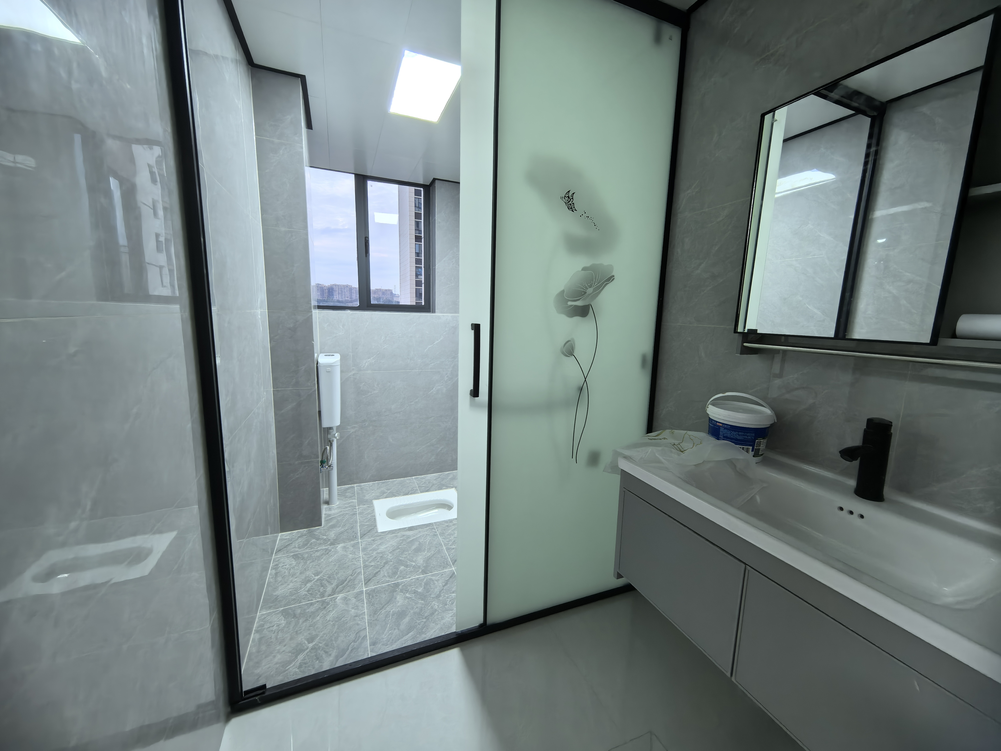 天成国际 4室2厅2卫 2500.0元/月 天成国际 4室2厅2卫 2500.0元/月室内图