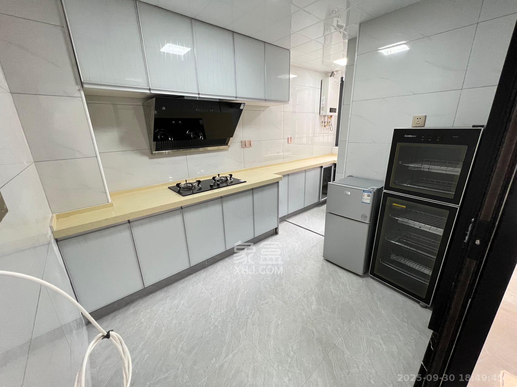 邦盛水岸御园  3室2厅2卫    2000.0元/月室内图