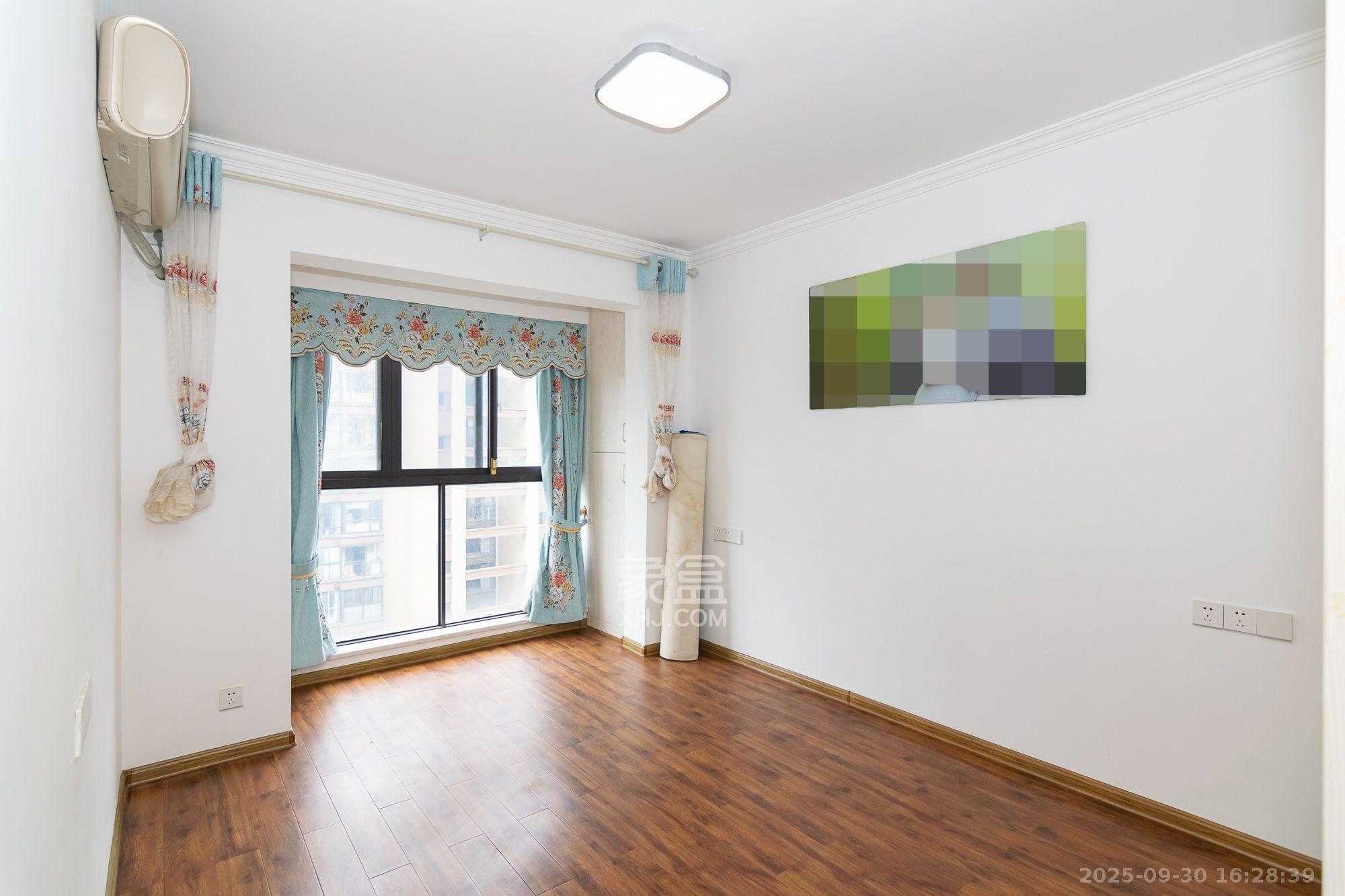 龙湖湘风原著(龙湖湘风星城) 3室2厅1卫 2000.0元/月 龙湖湘风原著(龙湖湘风星城) 3室2厅1卫 2000.0元/月室内图