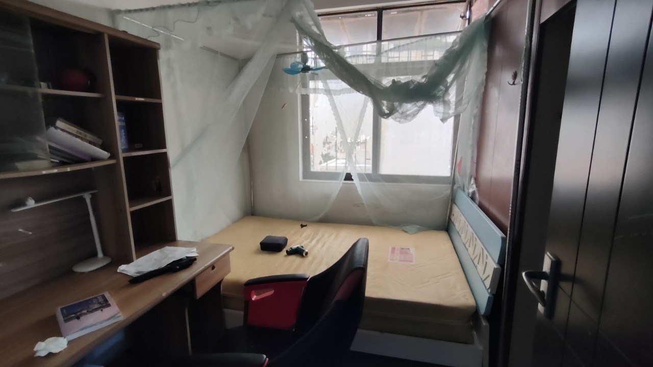 市政府宿舍(新华南路5号)  3室2厅1卫    48.0万 市政府宿舍(新华南路5号)  3室2厅1卫    48.0万客厅