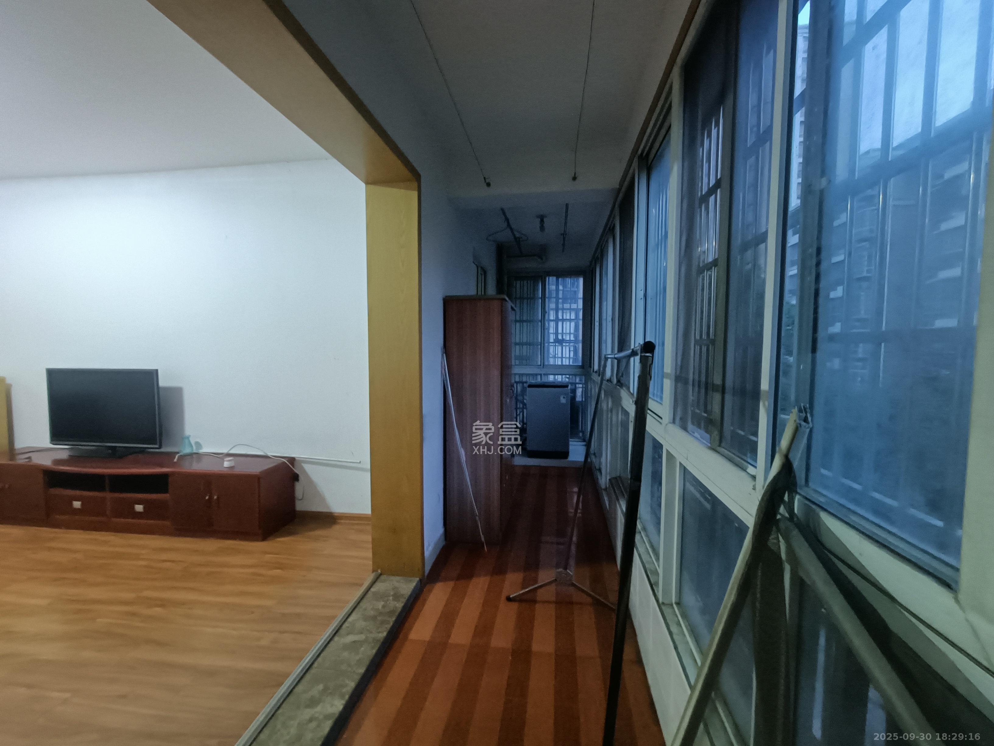 泰禹家园(彩云之翼家园一期、二期、三期) 3室2厅2卫 1700.0元/月 泰禹家园(彩云之翼家园一期、二期、三期) 3室2厅2卫 1700.0元/月室内图