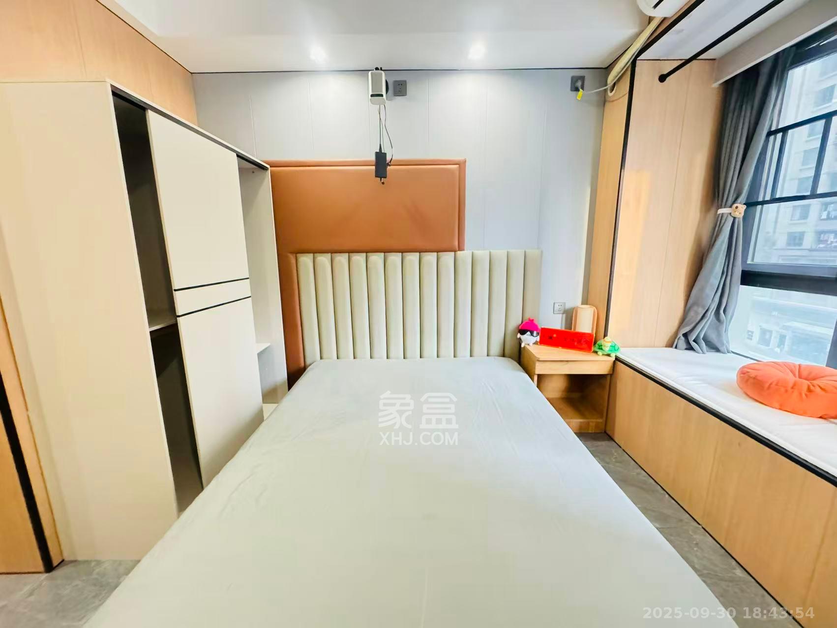 龙湖铂金岛  1室0厅0卫    1400.0元/月