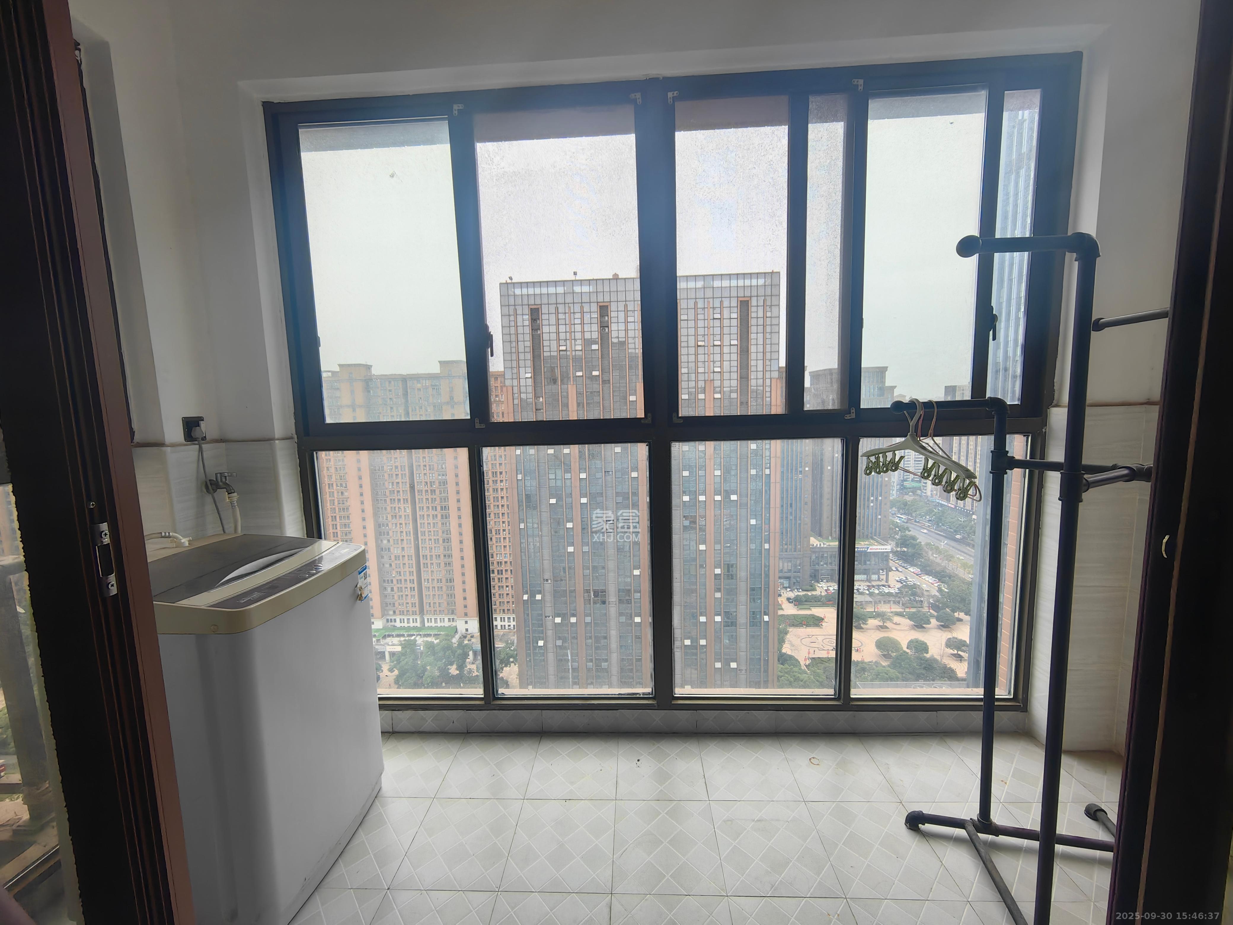 第六都(陆都小区) 3室2厅1卫 2600.0元/月 第六都(陆都小区) 3室2厅1卫 2600.0元/月室内图