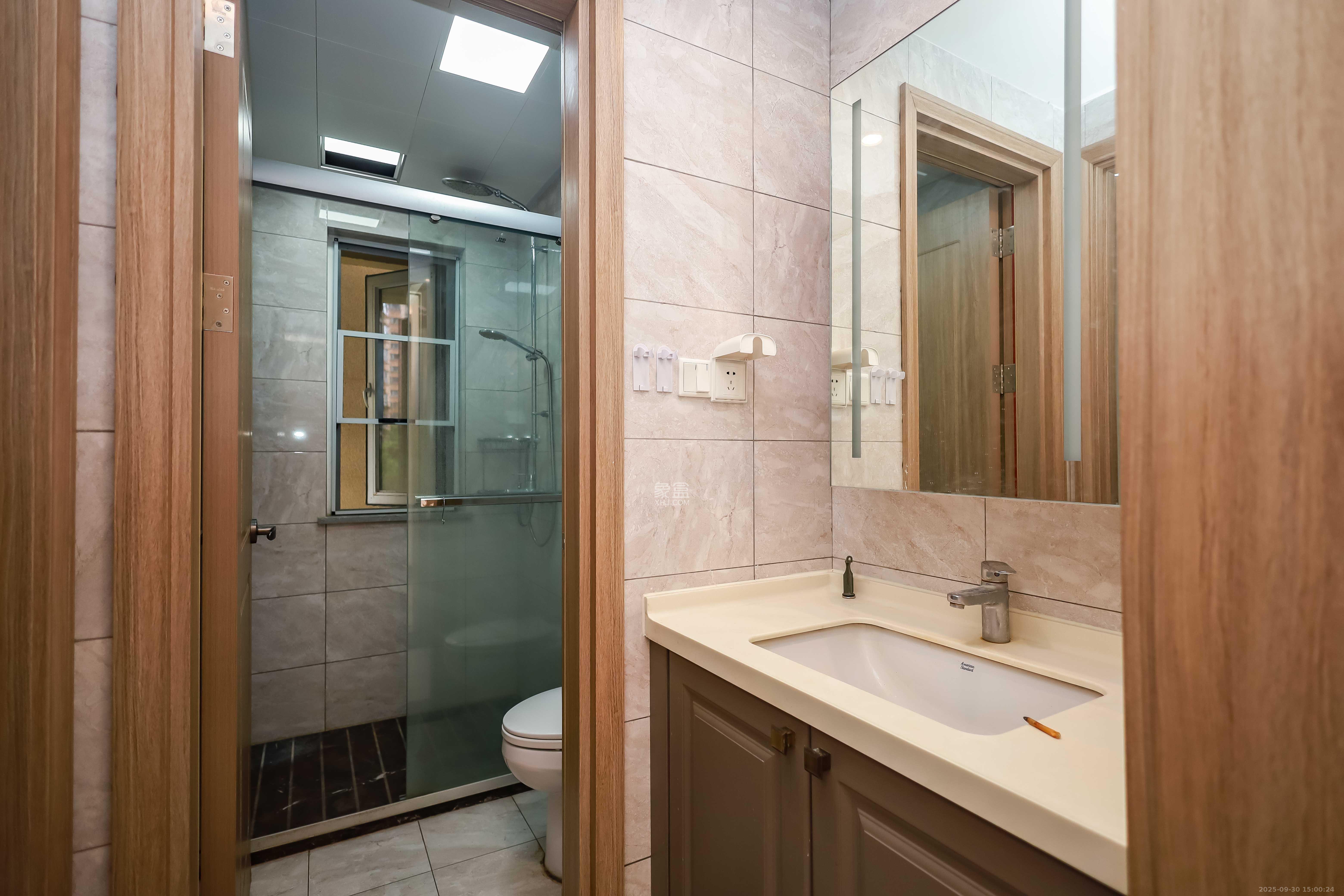 金地中交麓谷香颂(金地中交雅苑) 3室2厅1卫 90.0万 金地中交麓谷香颂(金地中交雅苑) 3室2厅1卫 90.0万卫生间