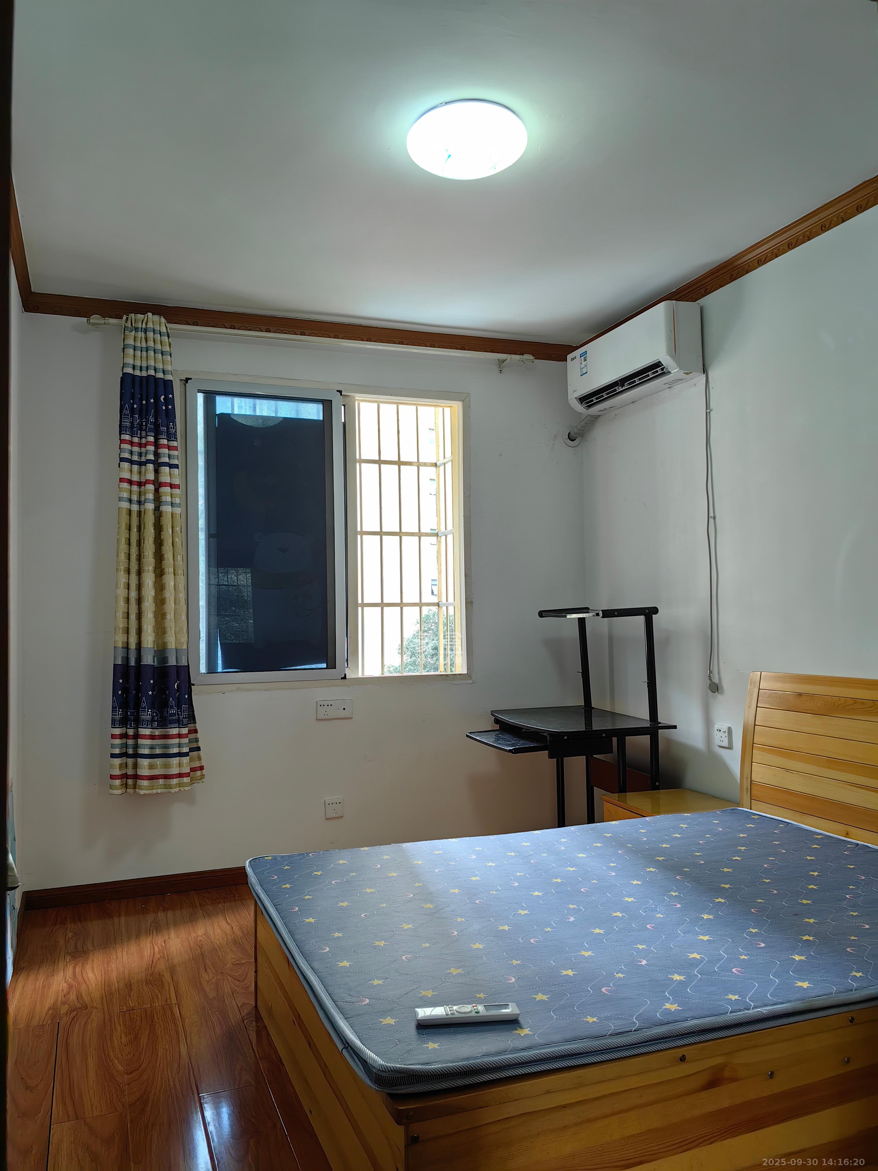 枫林小区  2室1厅1卫    1800.0元/月 枫林小区  2室1厅1卫    1800.0元/月