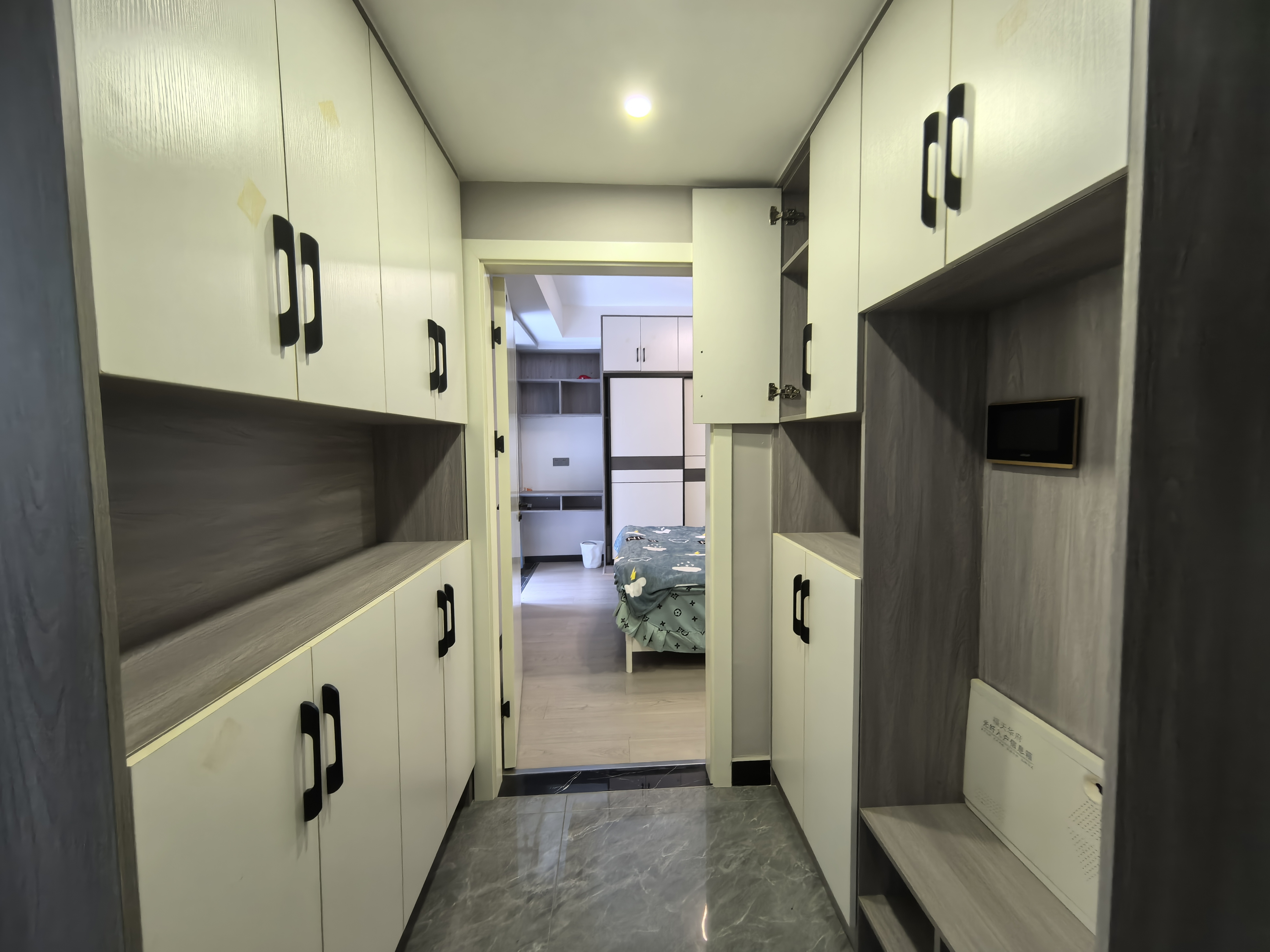 福天华府 2室2厅1卫 2200.0元/月 福天华府 2室2厅1卫 2200.0元/月室内图