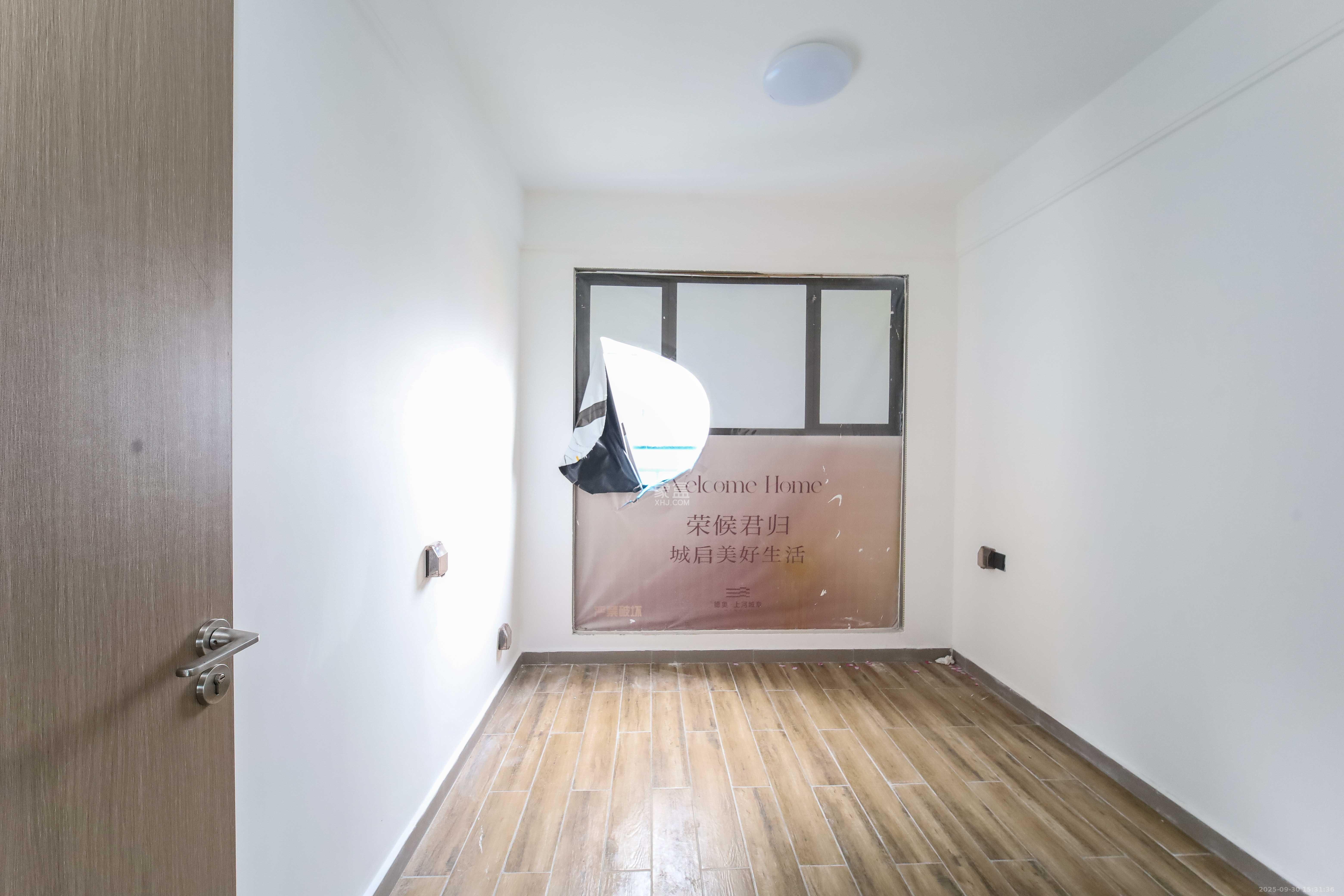 德奥上河城章  4室2厅2卫    228.0万卧室