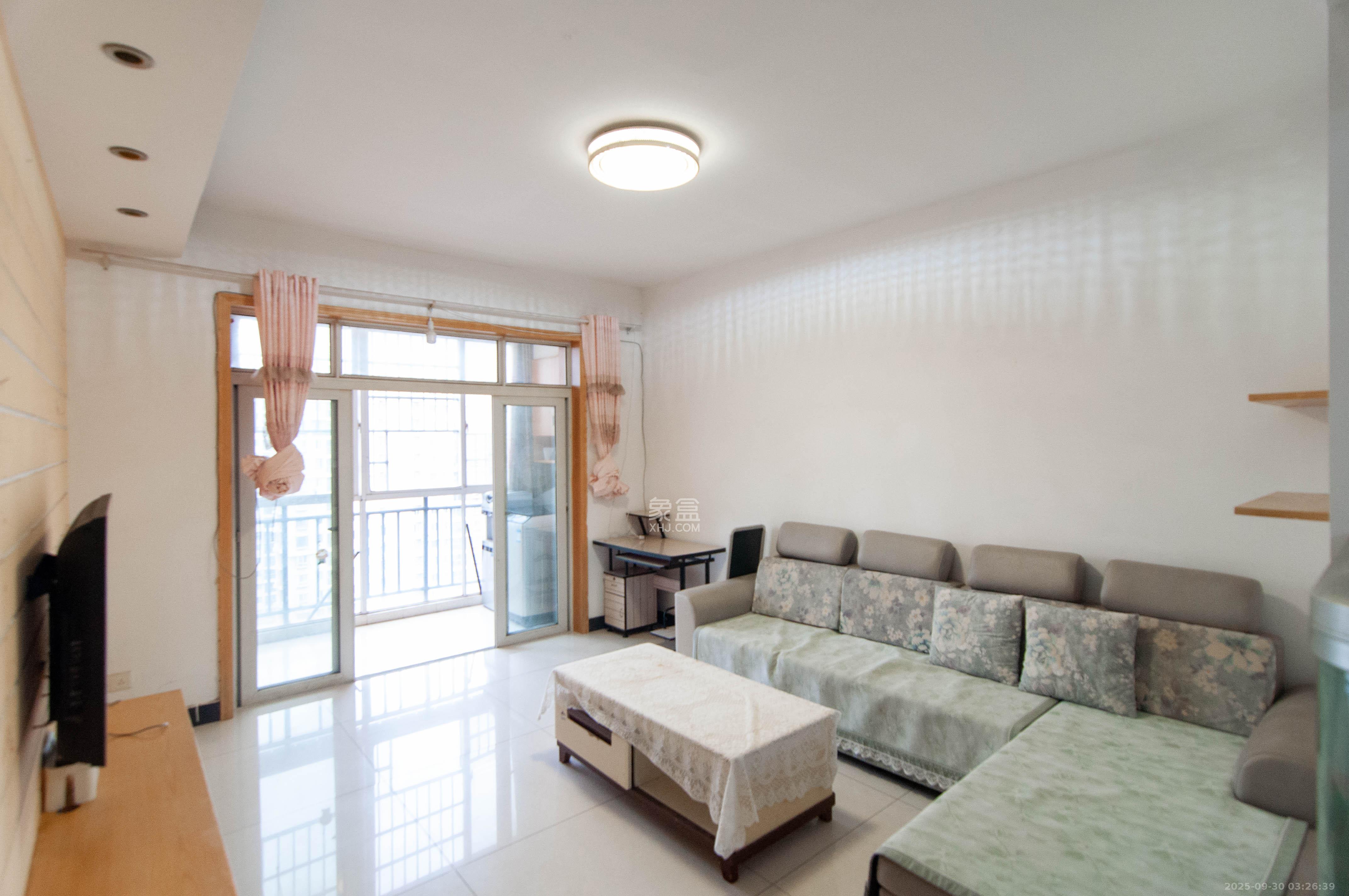 中房F联邦 2室2厅1卫 55.0万 中房F联邦 2室2厅1卫 55.0万客厅