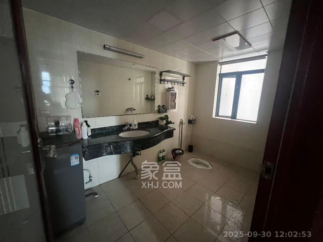 王府花园  4室2厅2卫    4300.0元/月室内图