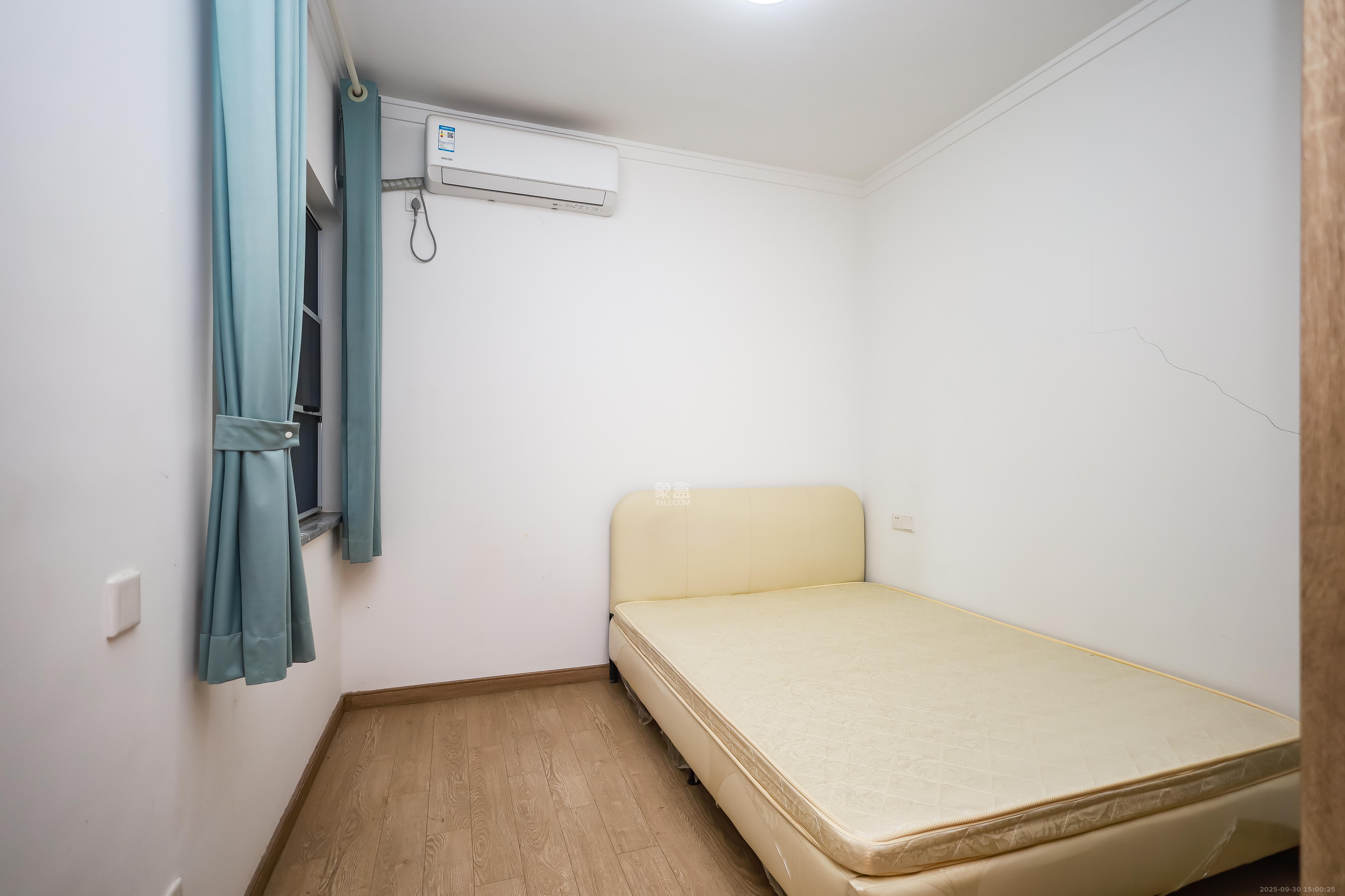 金地中交麓谷香颂(金地中交雅苑) 3室2厅1卫 90.0万 金地中交麓谷香颂(金地中交雅苑) 3室2厅1卫 90.0万卧室