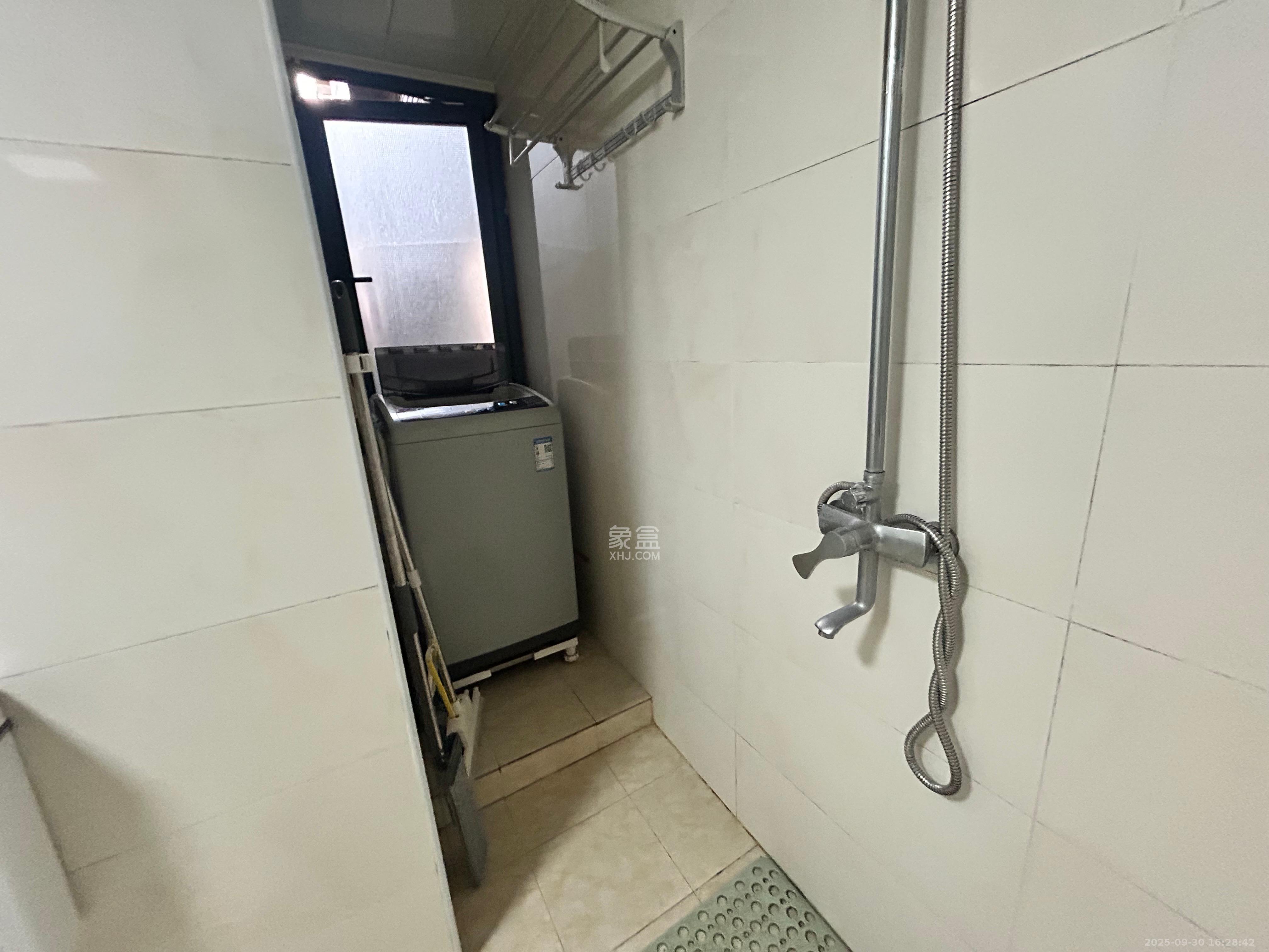 鑫科明珠  2室1厅1卫    1900.0元/月室内图