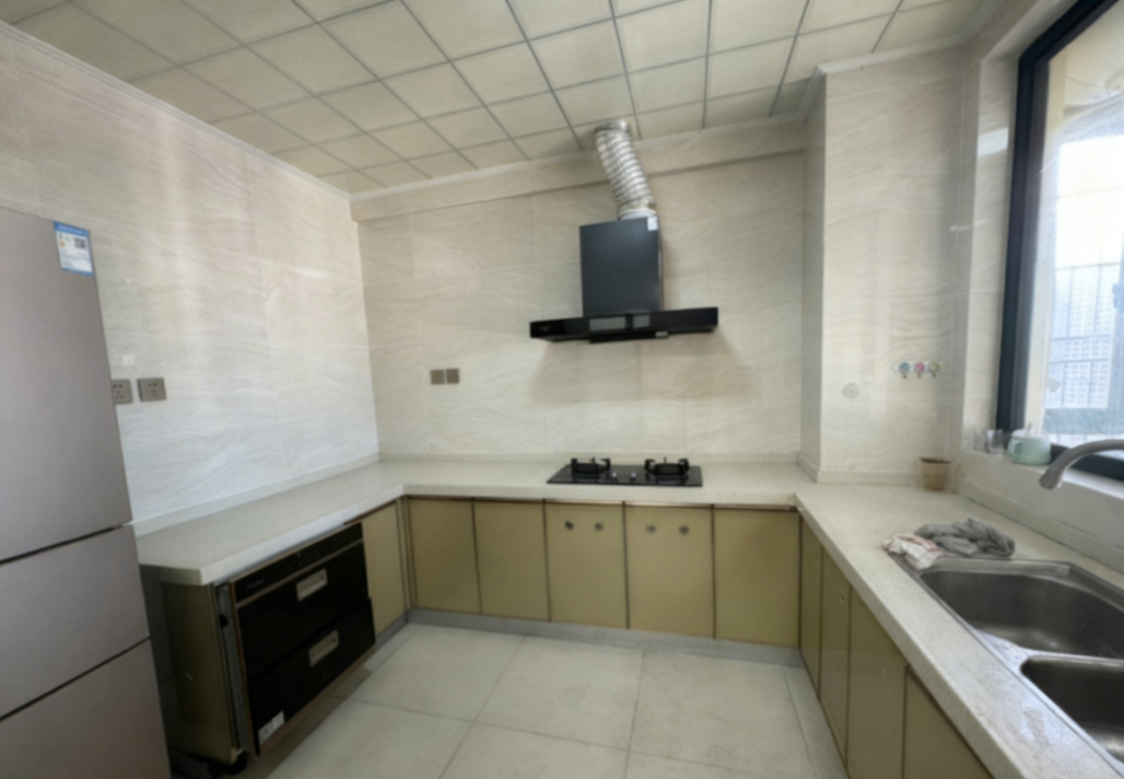 海阔天空-国瑞城二期(雅仕苑) 4室2厅2卫 4000.0元/月 海阔天空-国瑞城二期(雅仕苑) 4室2厅2卫 4000.0元/月室内图