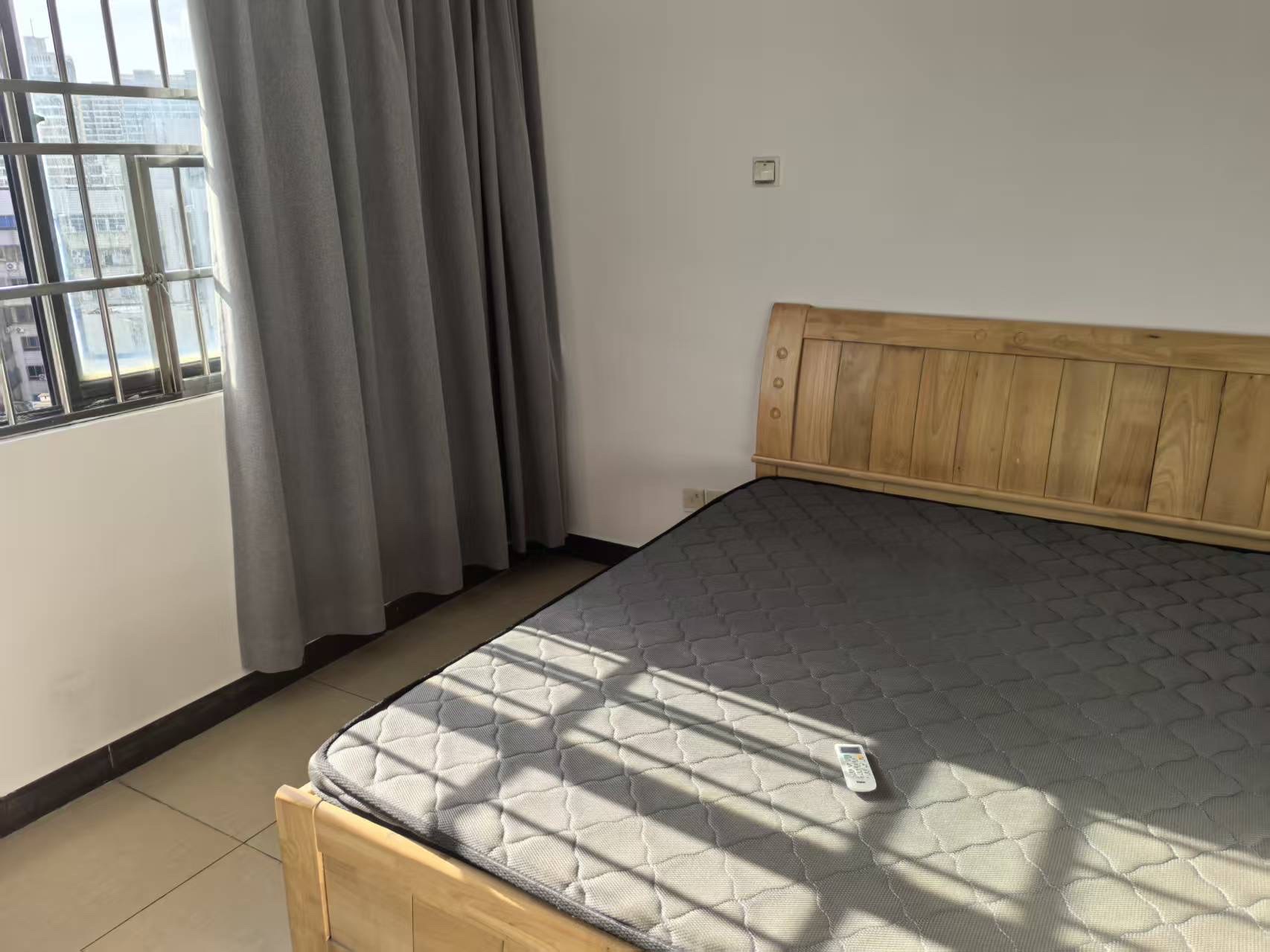 帝国大厦 1室1厅1卫 1300.0元/月 帝国大厦 1室1厅1卫 1300.0元/月室内图