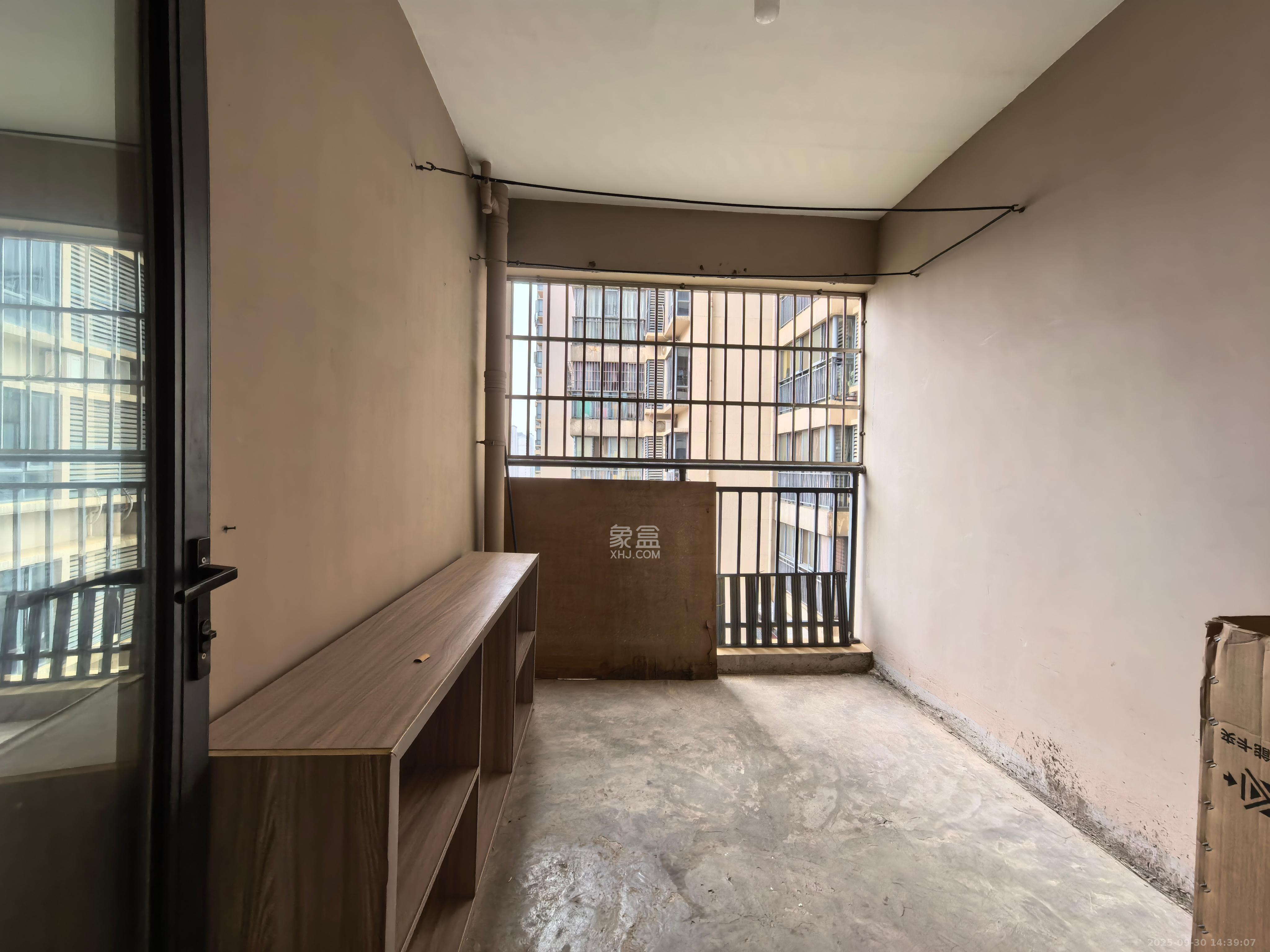 东岸城邦 3室2厅2卫 2400.0元/月 东岸城邦 3室2厅2卫 2400.0元/月室内图