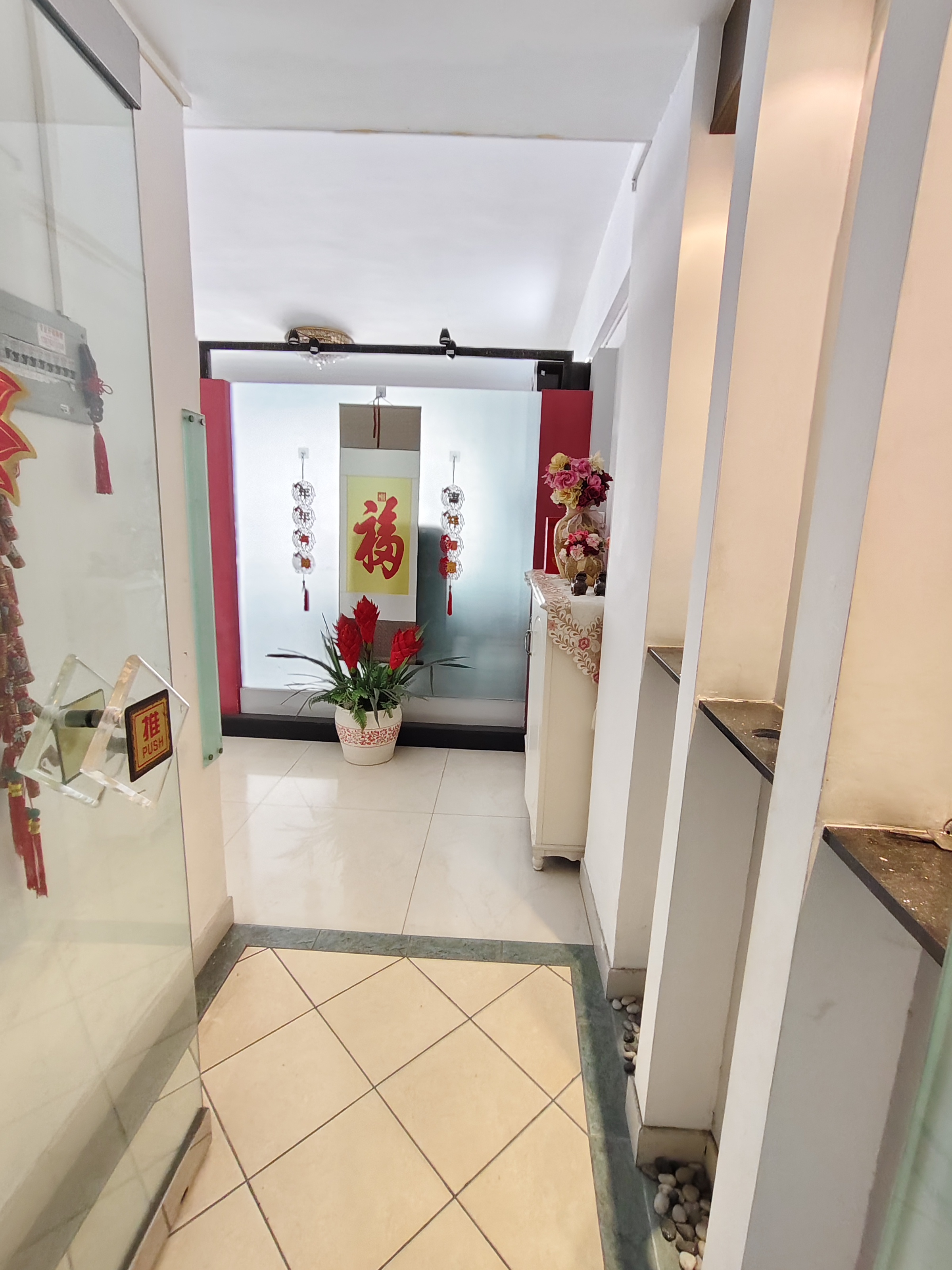 名门广场南区(一期) 4室2厅2卫 5000.0元/月 名门广场南区(一期) 4室2厅2卫 5000.0元/月室内图