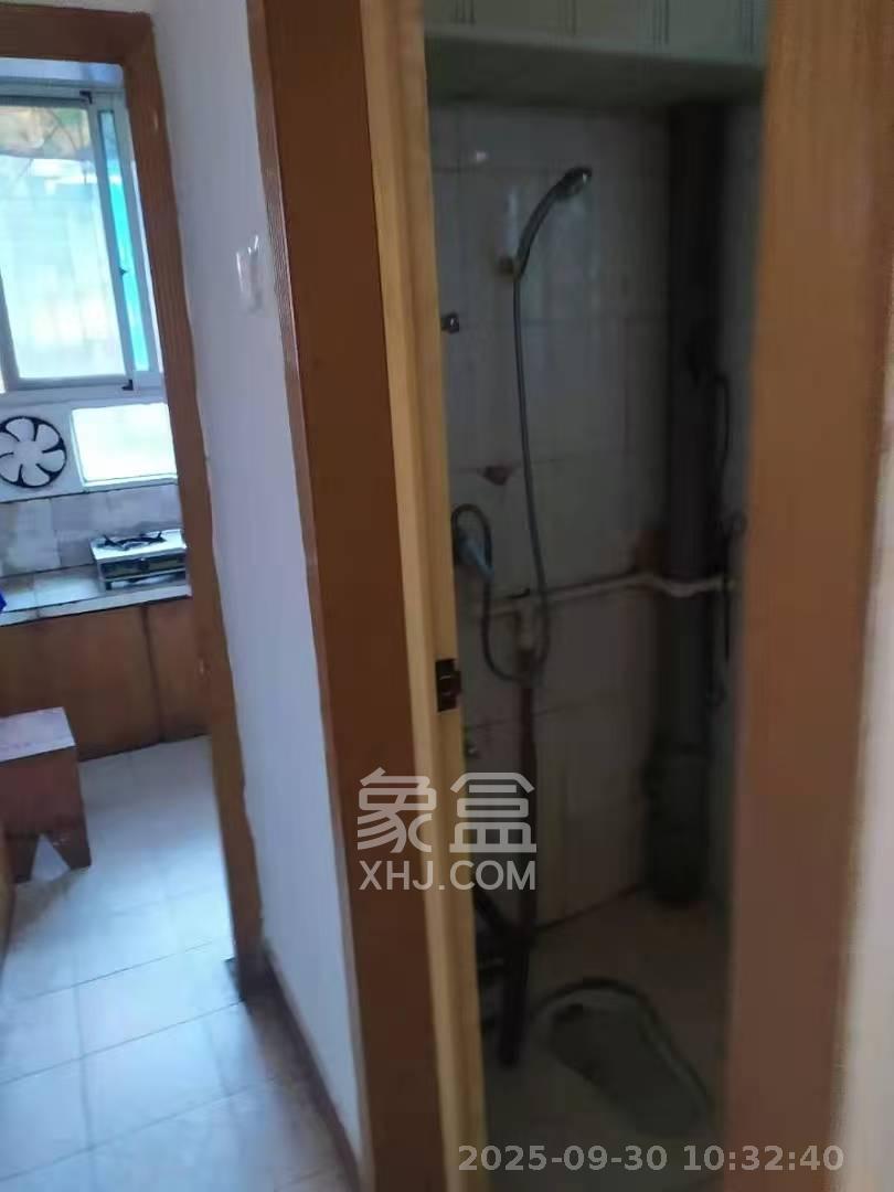 老鸦冲小区  1室1厅1卫    1200.0元/月室内图