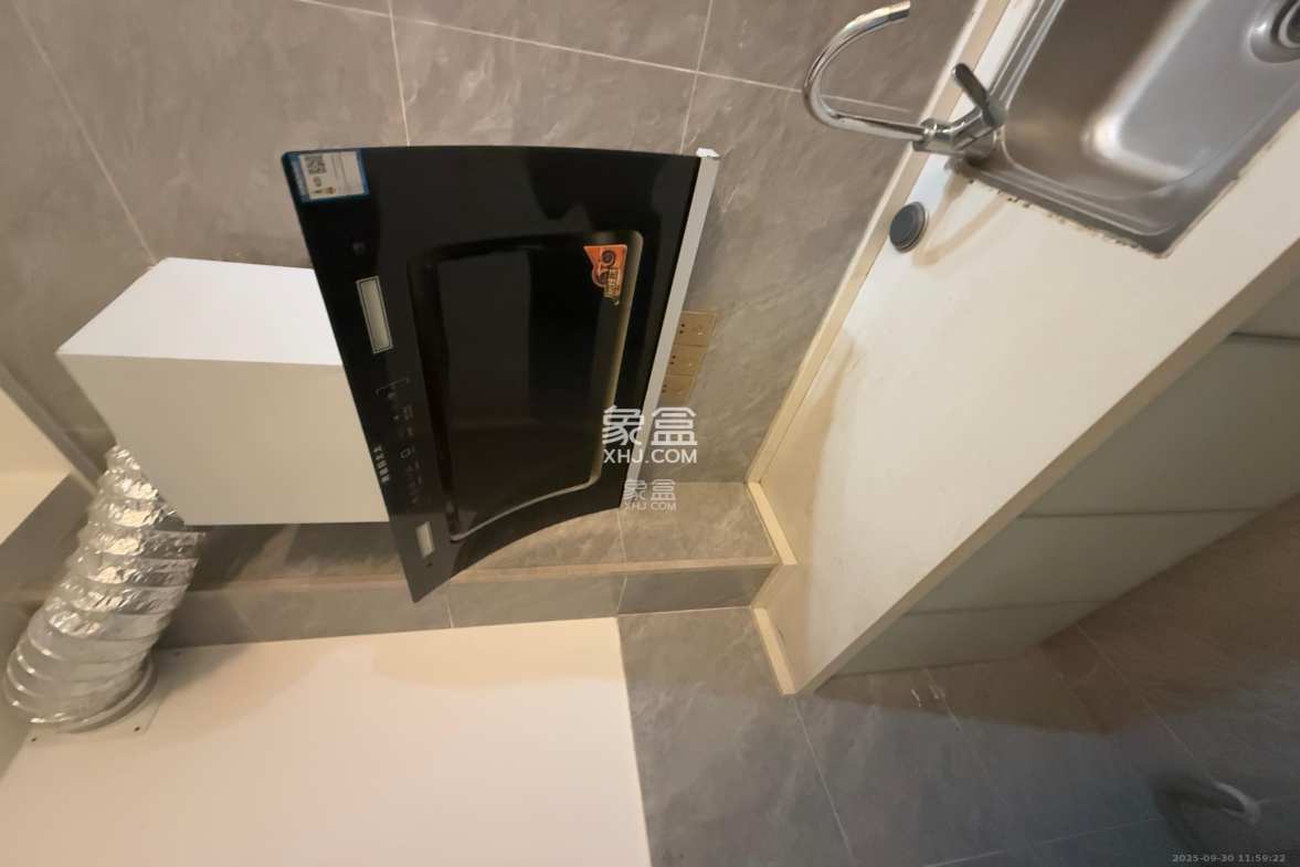 保利香槟国际 1室1厅1卫 1300.0元/月 保利香槟国际 1室1厅1卫 1300.0元/月室内图