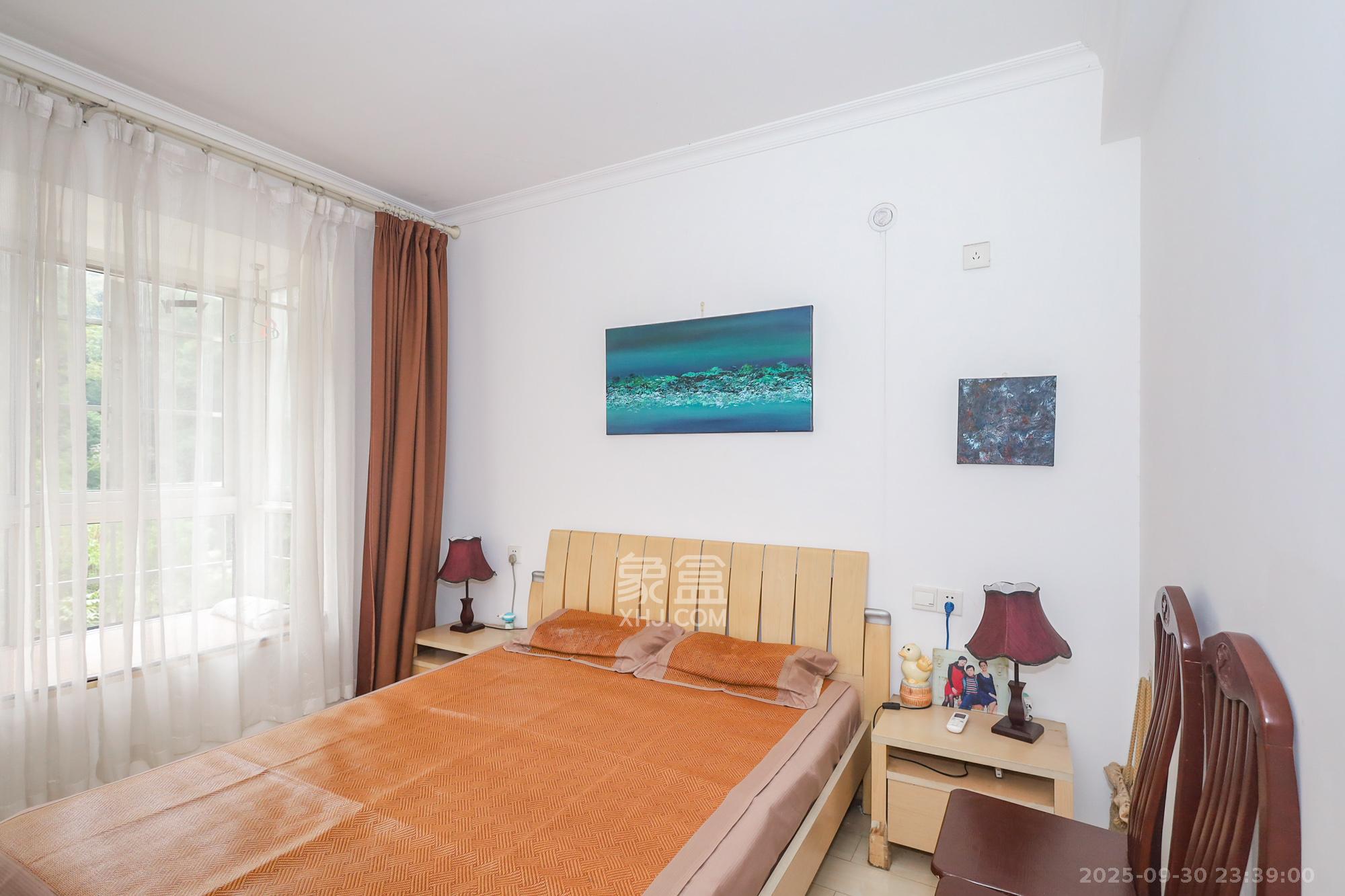 谷山乐园三期 3室2厅1卫 55.0万 谷山乐园三期 3室2厅1卫 55.0万卧室