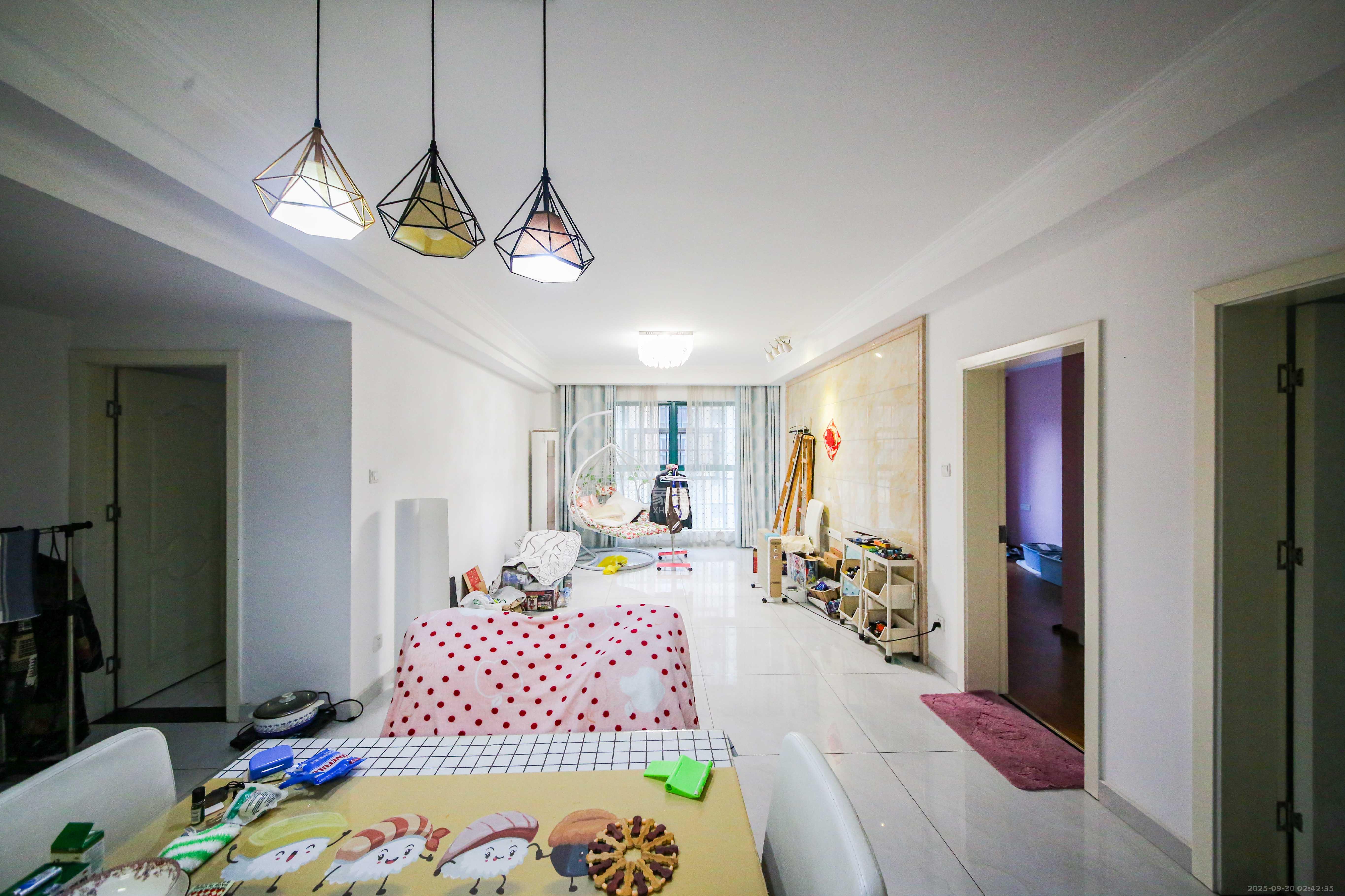 才子嘉都  3室2厅2卫    74.0万客厅