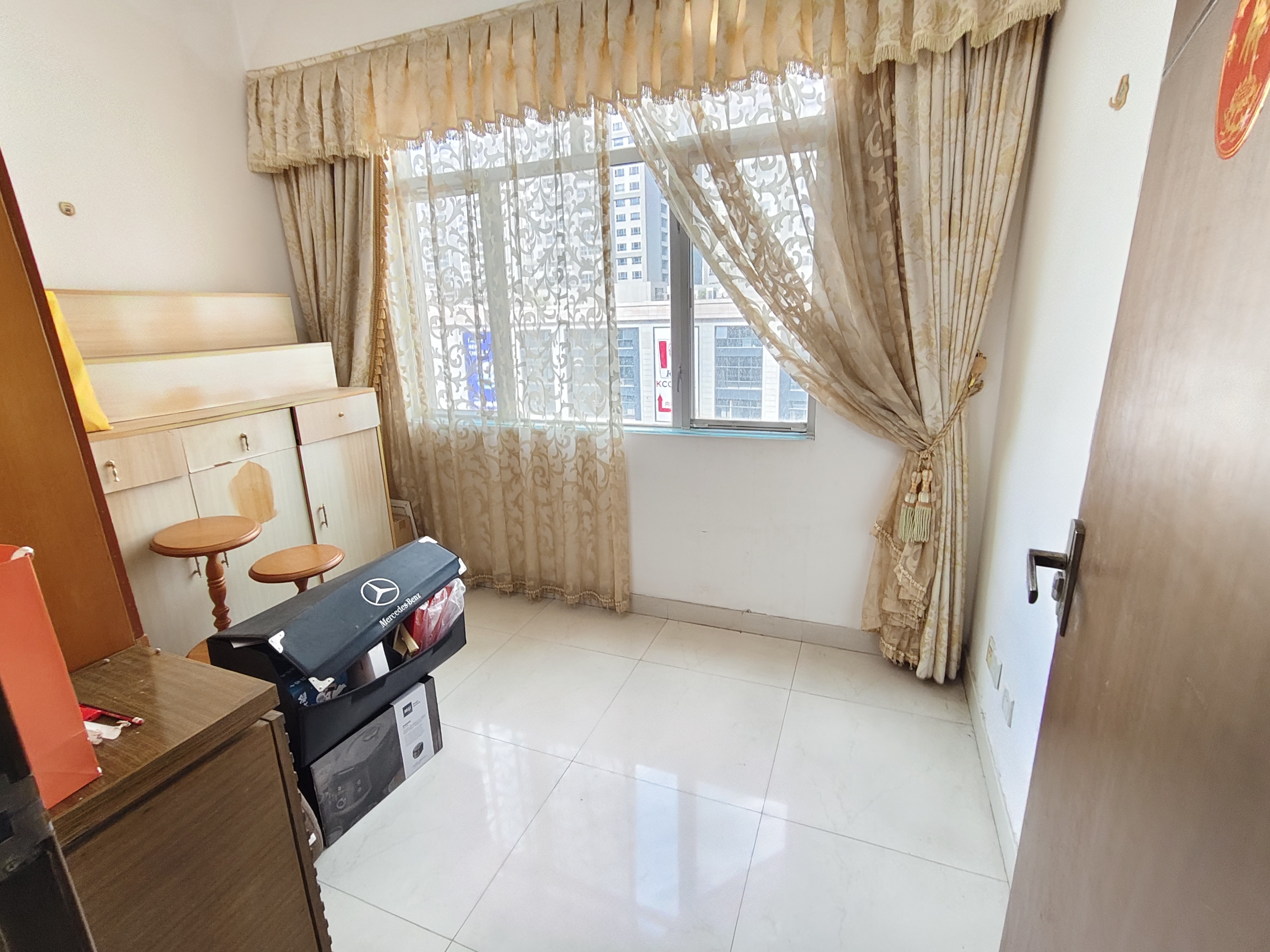 名门广场南区(一期) 4室2厅2卫 5000.0元/月 名门广场南区(一期) 4室2厅2卫 5000.0元/月室内图