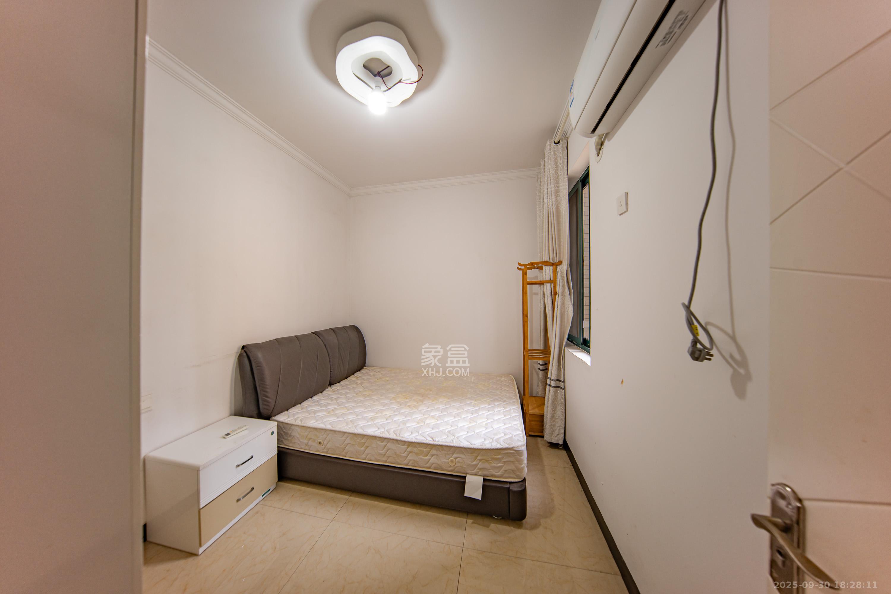 洋湖时代  3室2厅1卫    55.0万 洋湖时代  3室2厅1卫    55.0万卧室