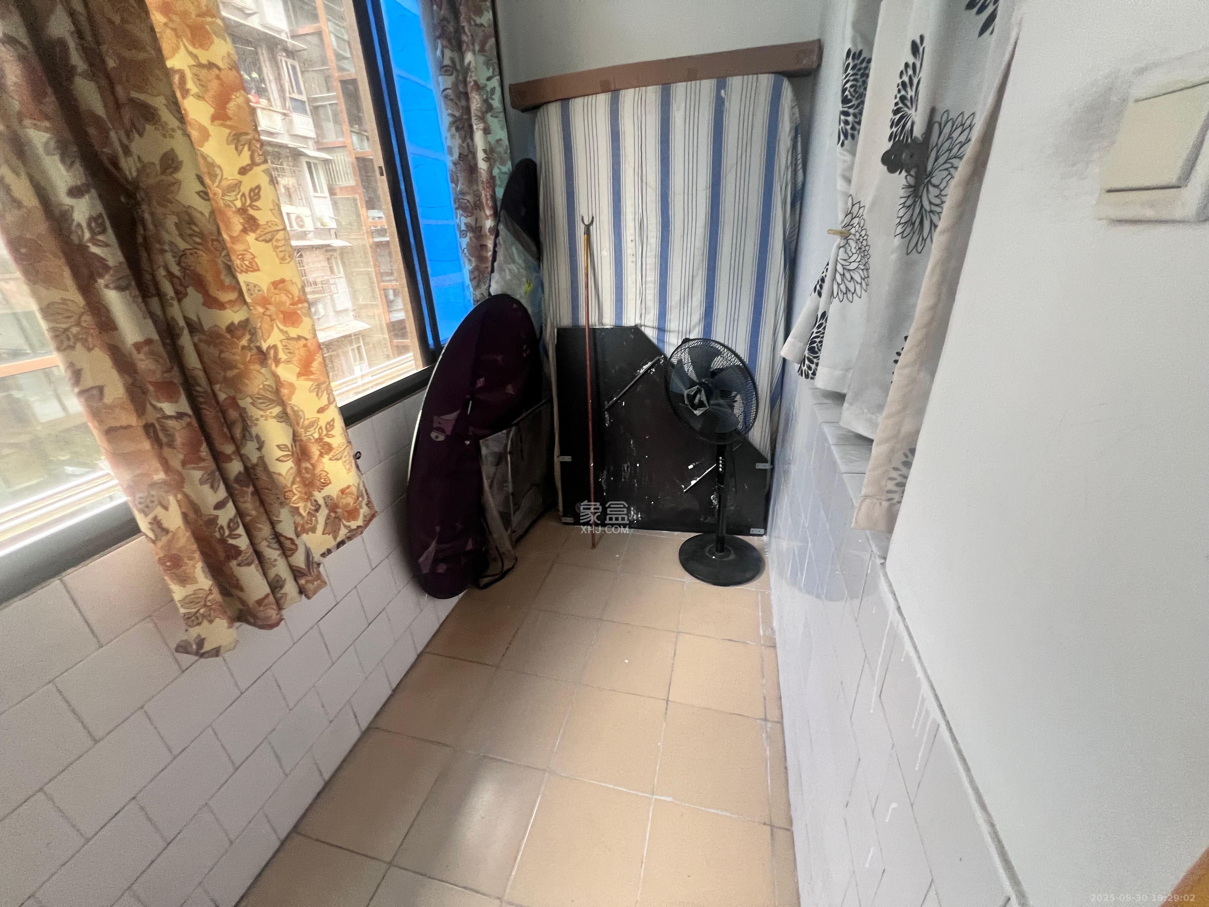 长勘小区 1室1厅1卫 1500.0元/月 长勘小区 1室1厅1卫 1500.0元/月室内图