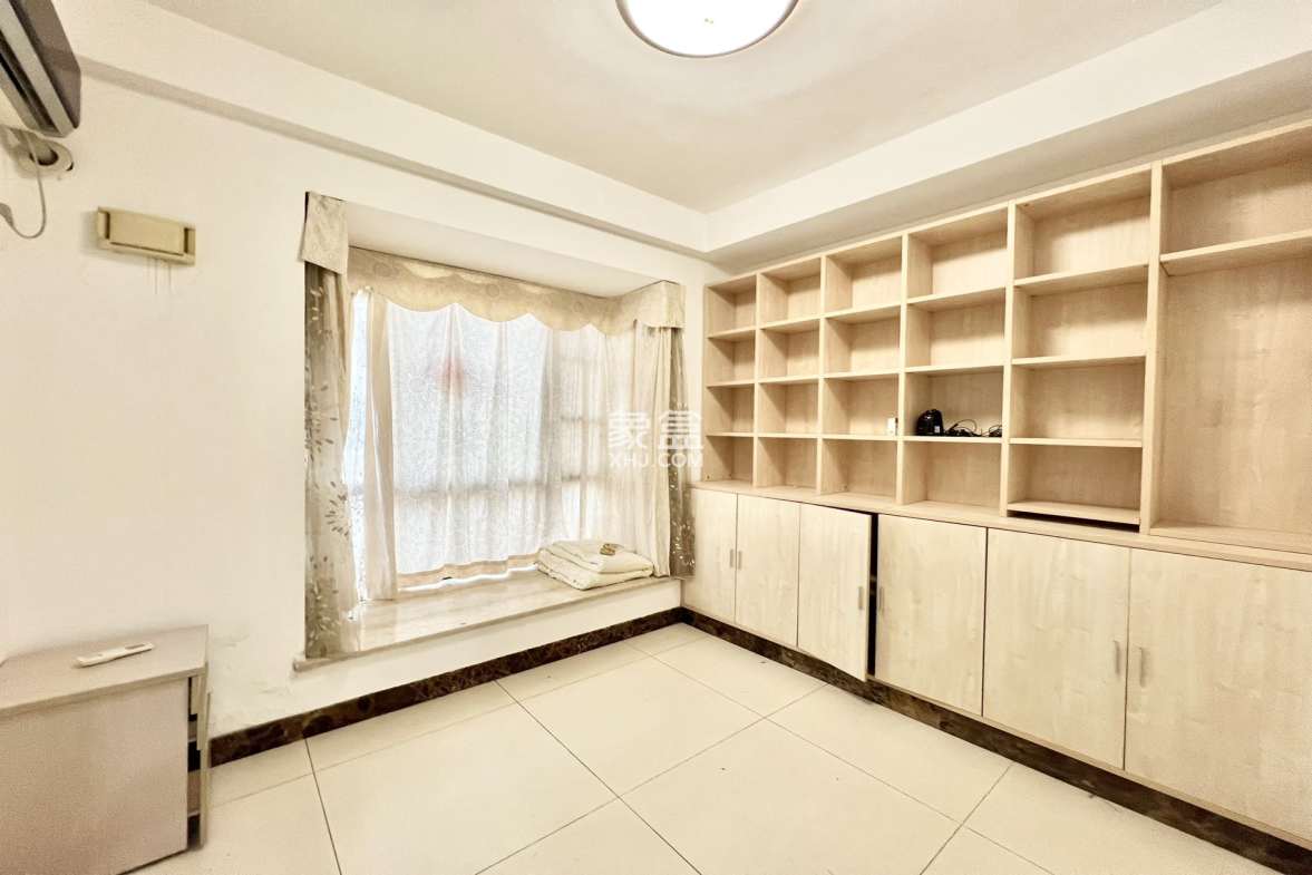 城市海岸一期 3室2厅2卫 4500.0元/月 城市海岸一期 3室2厅2卫 4500.0元/月室内图