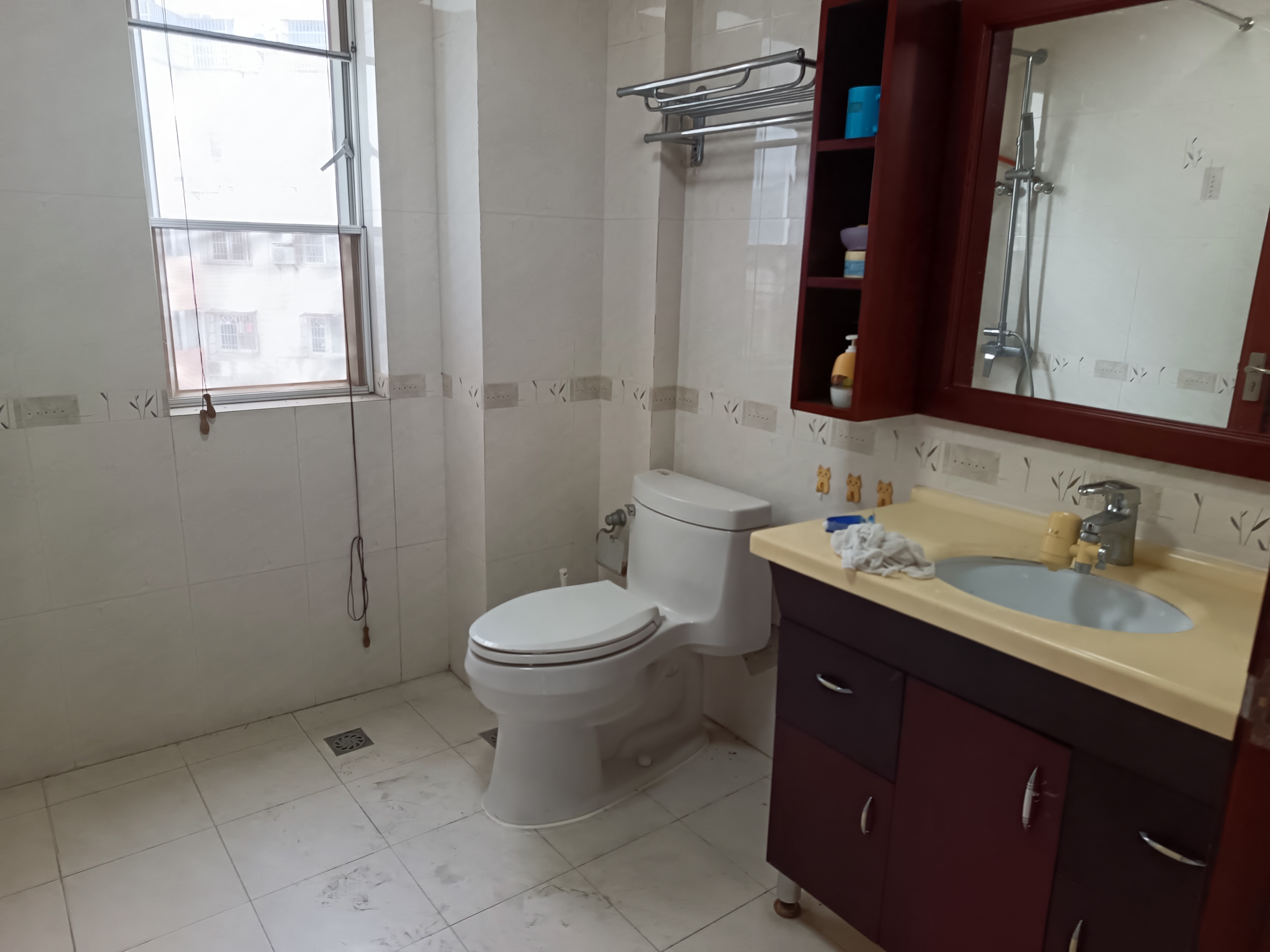 海联新村 1室2厅1卫 2500.0元/月 海联新村 1室2厅1卫 2500.0元/月室内图