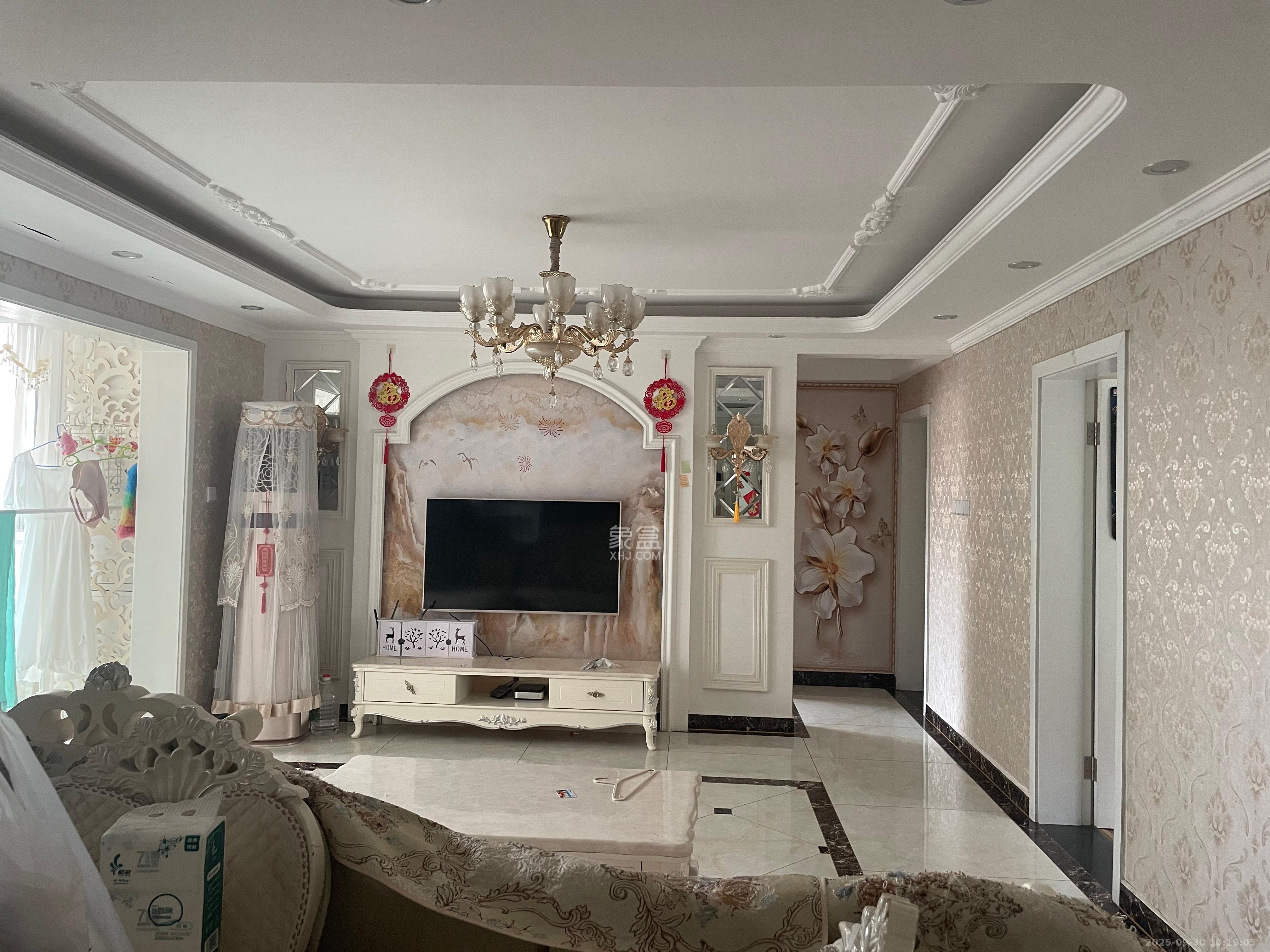 好莱城（弘德西街）  4室2厅2卫   2600.00元/月