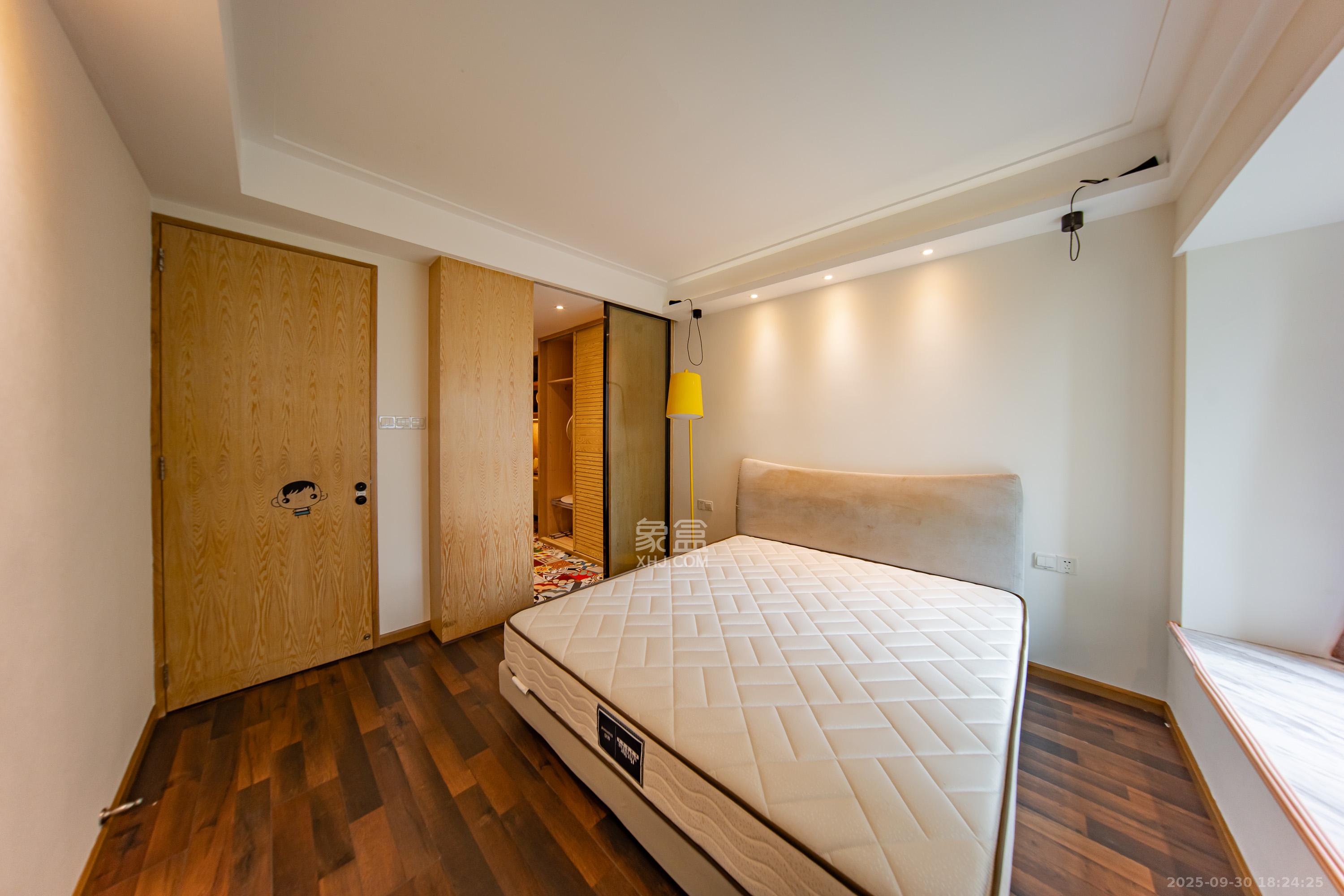 华润橡树湾 1室2厅2卫 100.0万 华润橡树湾 1室2厅2卫 100.0万卧室