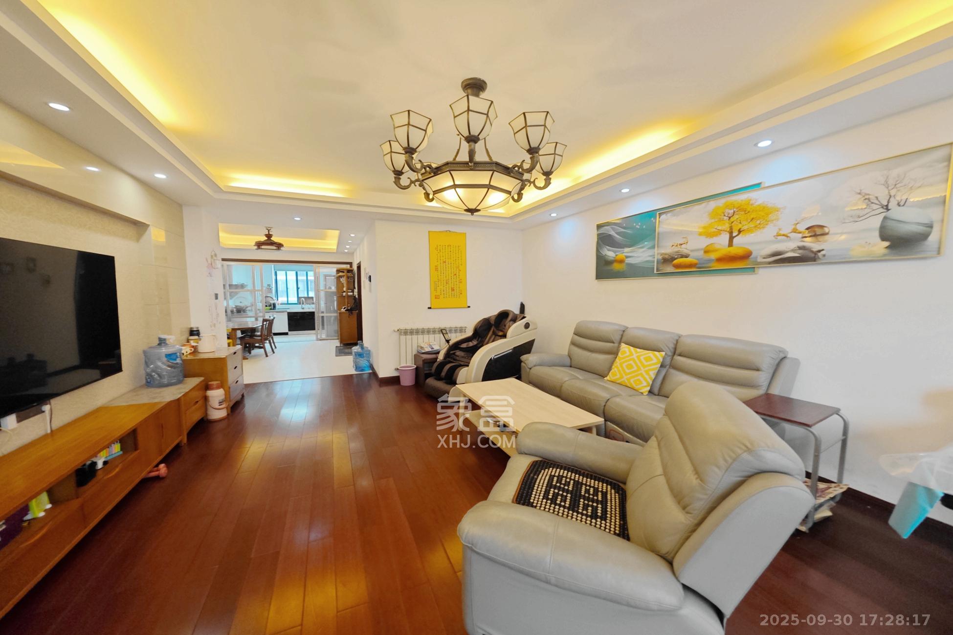 中江佳境天成 4室2厅2卫 139.0万 中江佳境天成 4室2厅2卫 139.0万客厅