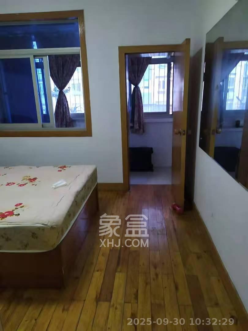 老鸦冲小区  1室1厅1卫    1200.0元/月室内图